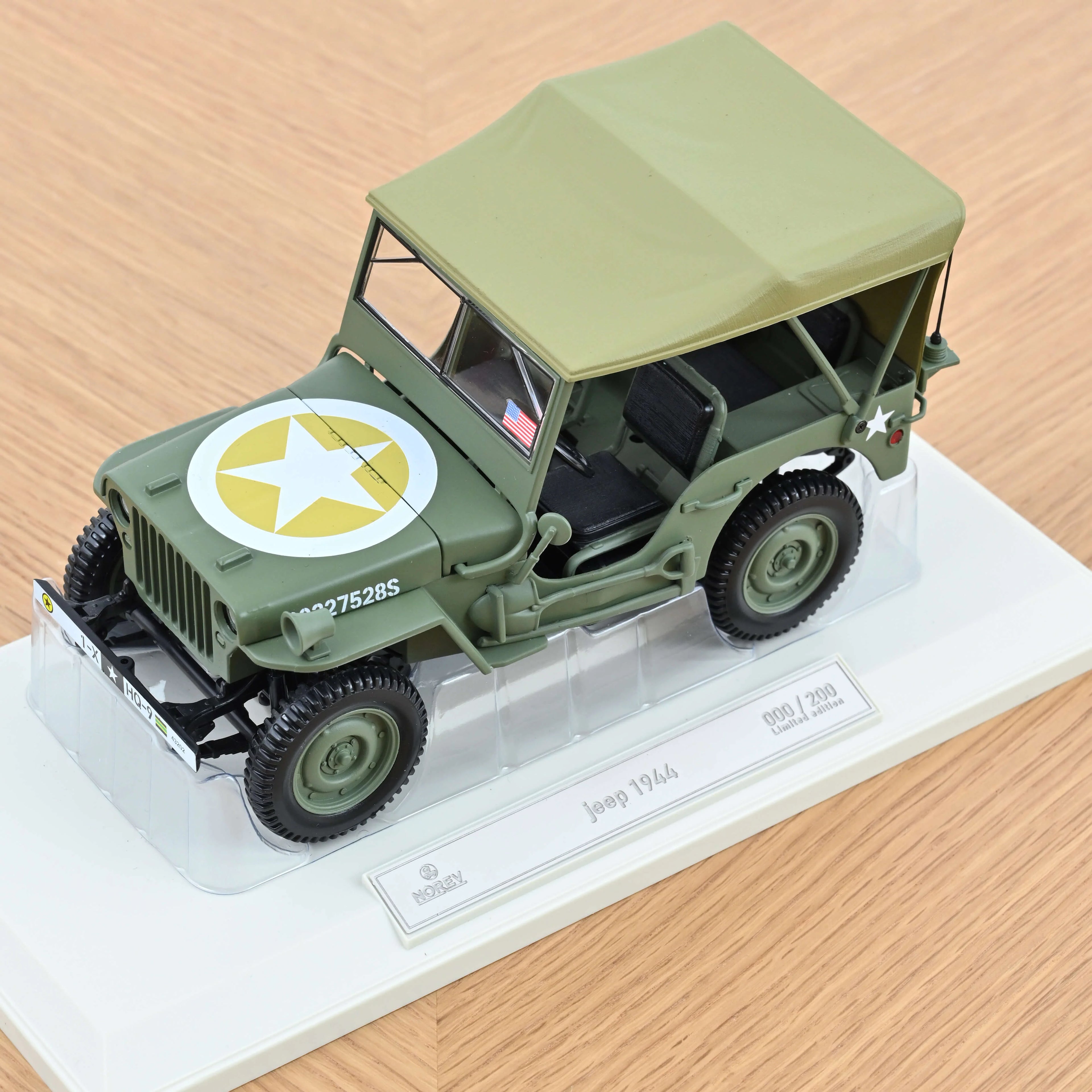 Jeep Army 1944 1st Div Inf HQ 1:18 - 200pcs