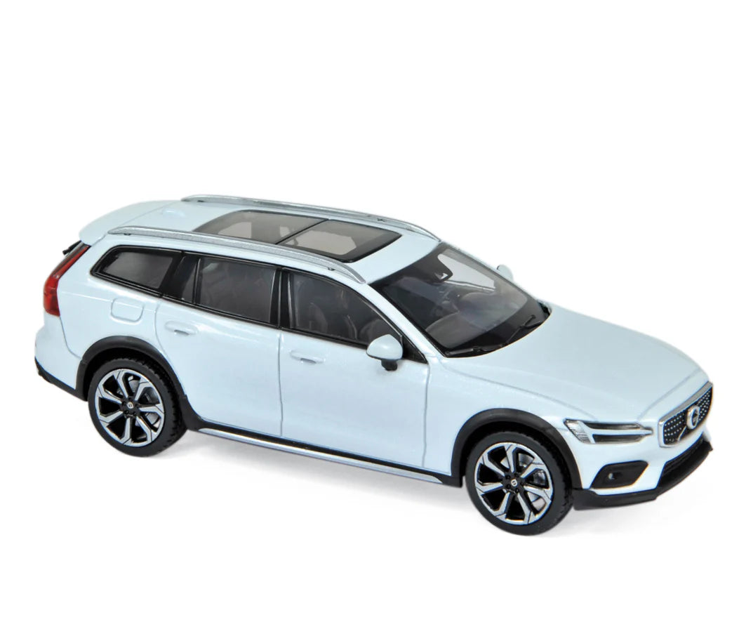 Volvo V60 Cross Country 2019 Crystal White 1:43