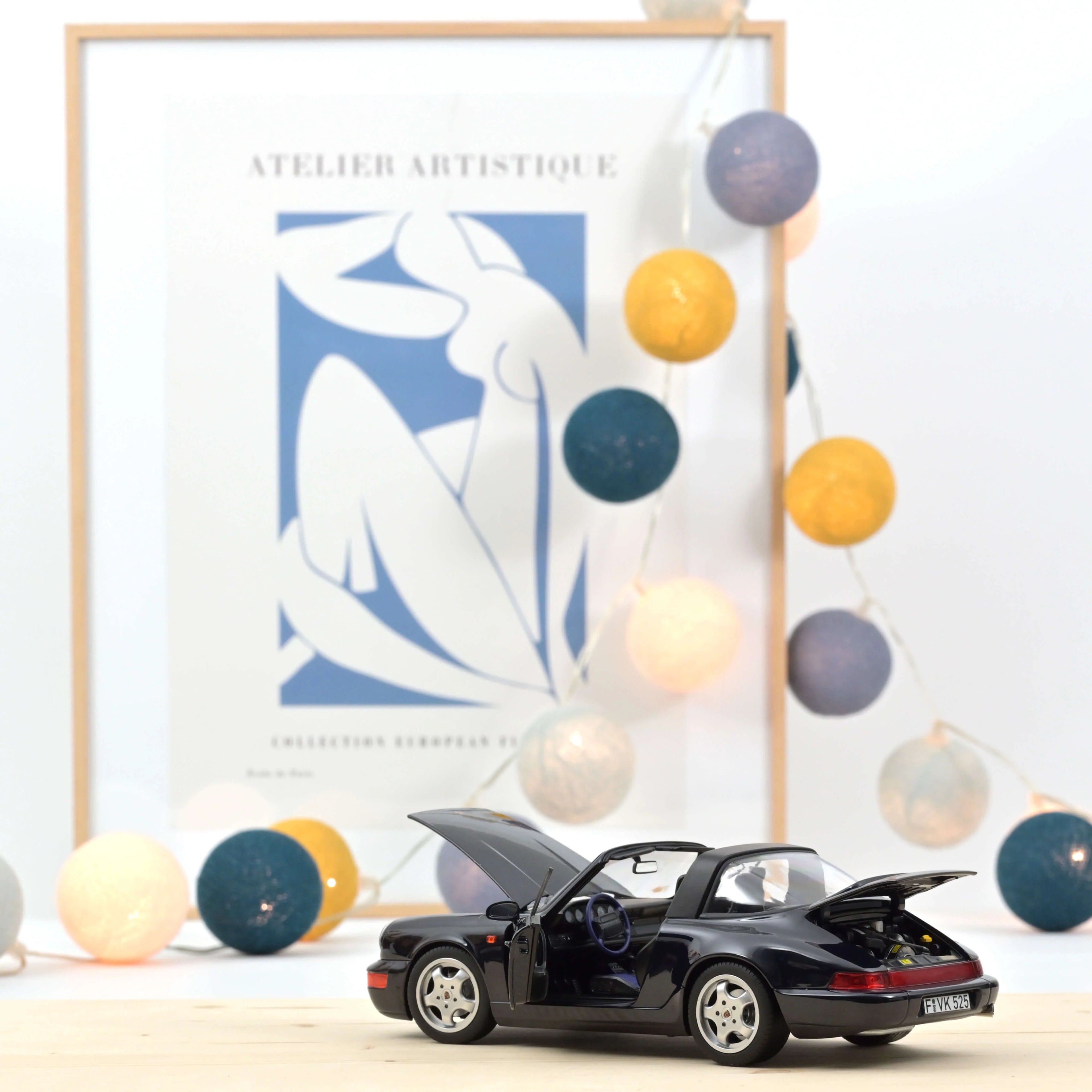 Porsche 911 Carrera 4 Targa 1991 Blau metallic 1:18