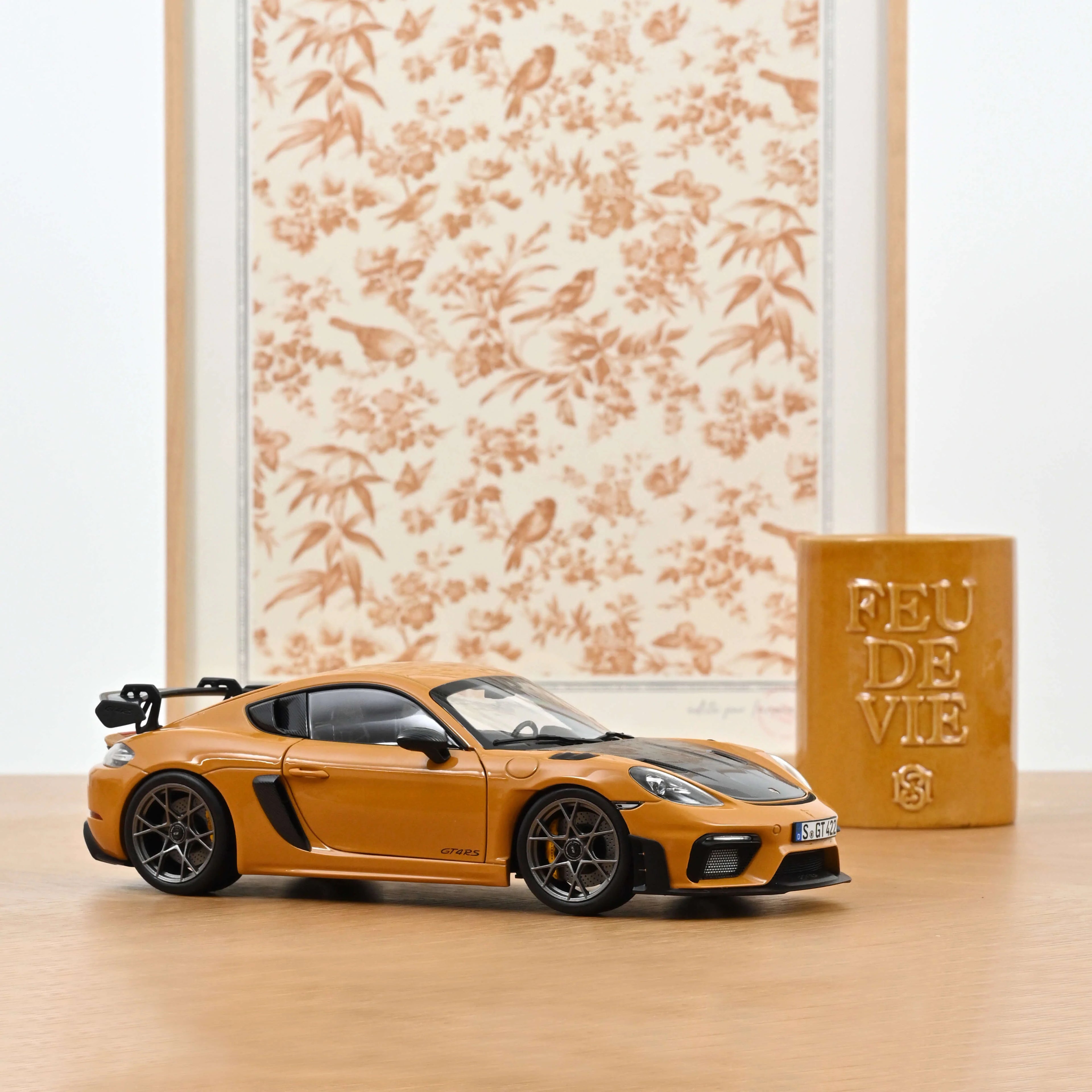 Porsche Cayman GT4 RS w/Weissach Pack 2023 Bahama Yellow 1:18