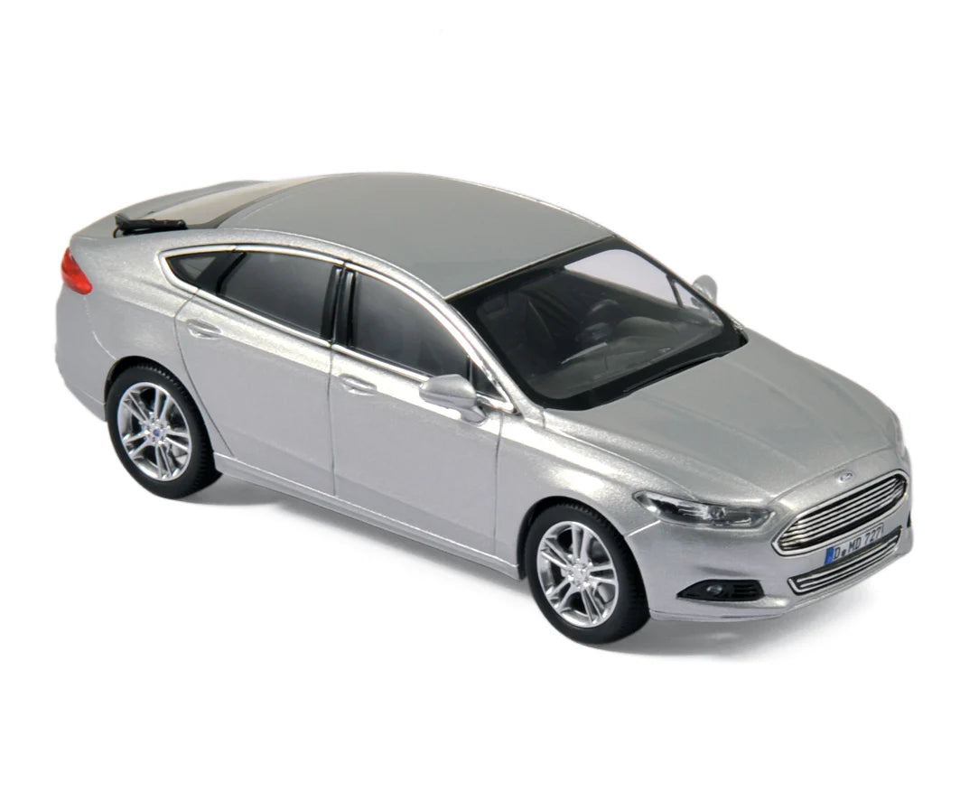 Ford Mondeo 2014 Light Grey metallic 1:43