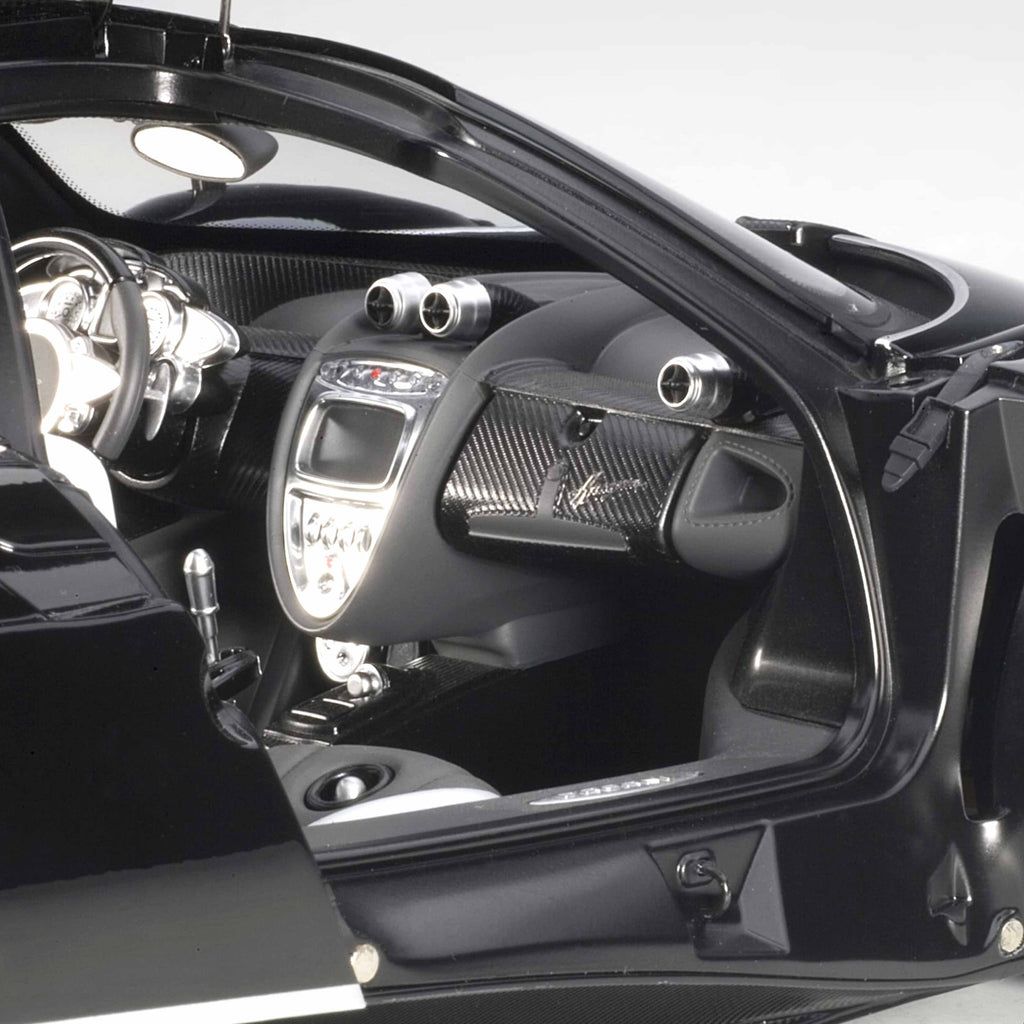 Pagani Huayra Black 1:12