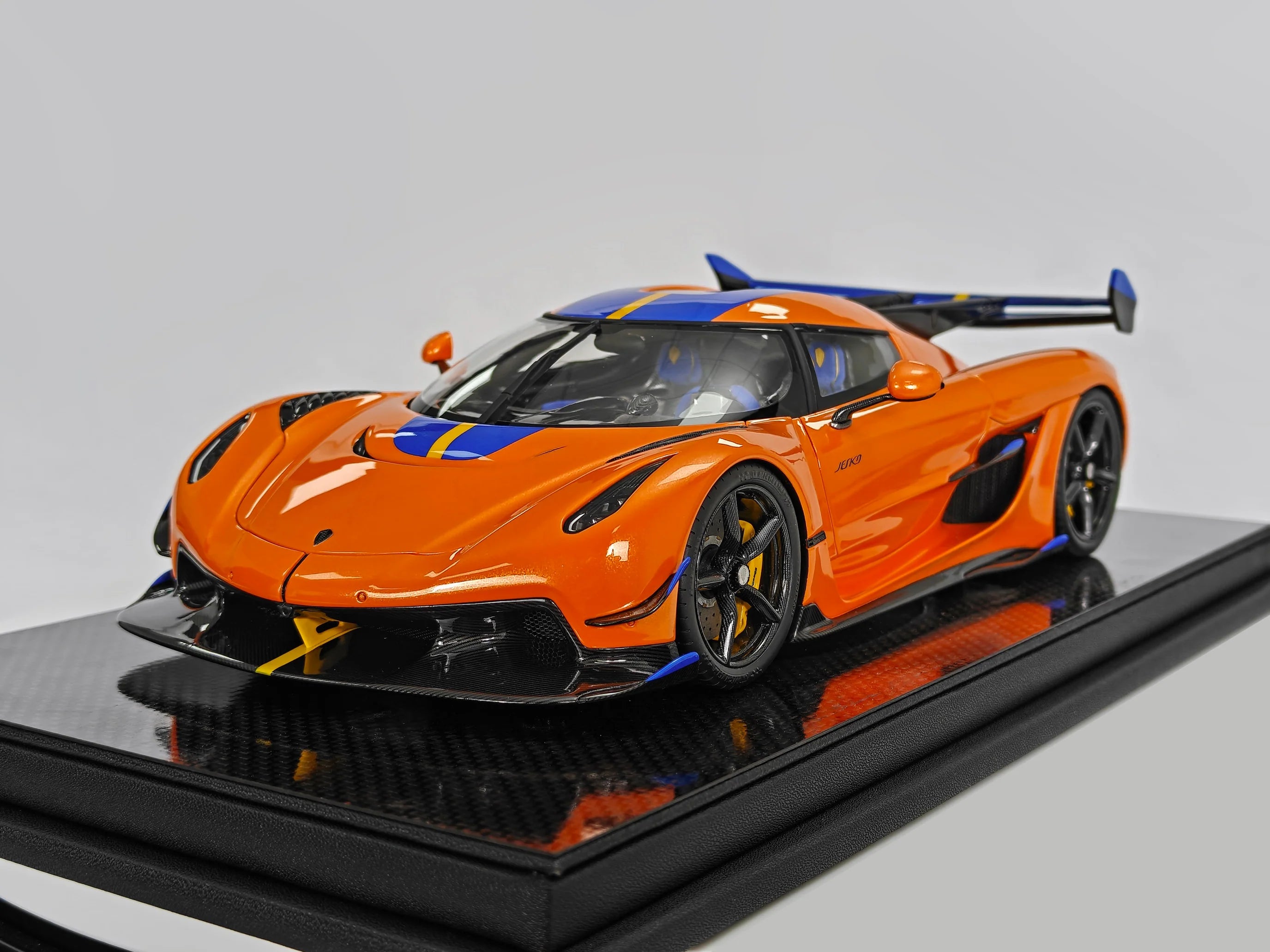 Pre-order FrontiArt Koenigsegg Jesko 7398 Tang Orange - Limited 199 pcs