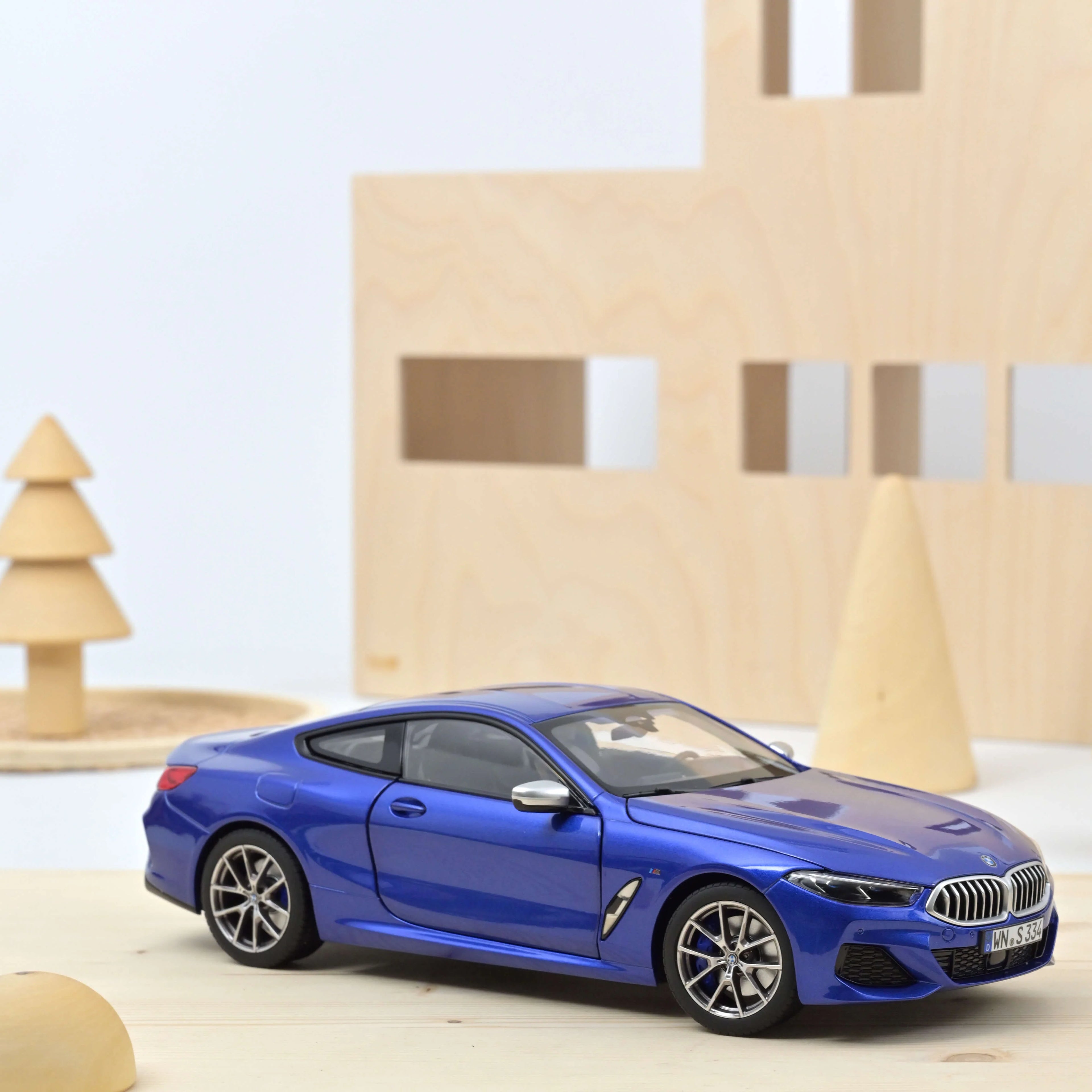 BMW M850i 2019 Blue metallic 1:18