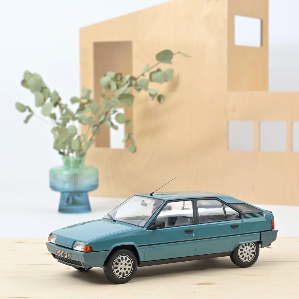 Citroën BX 16 TRS 1983 Bleu Lagune 1:18 - 300 ex.