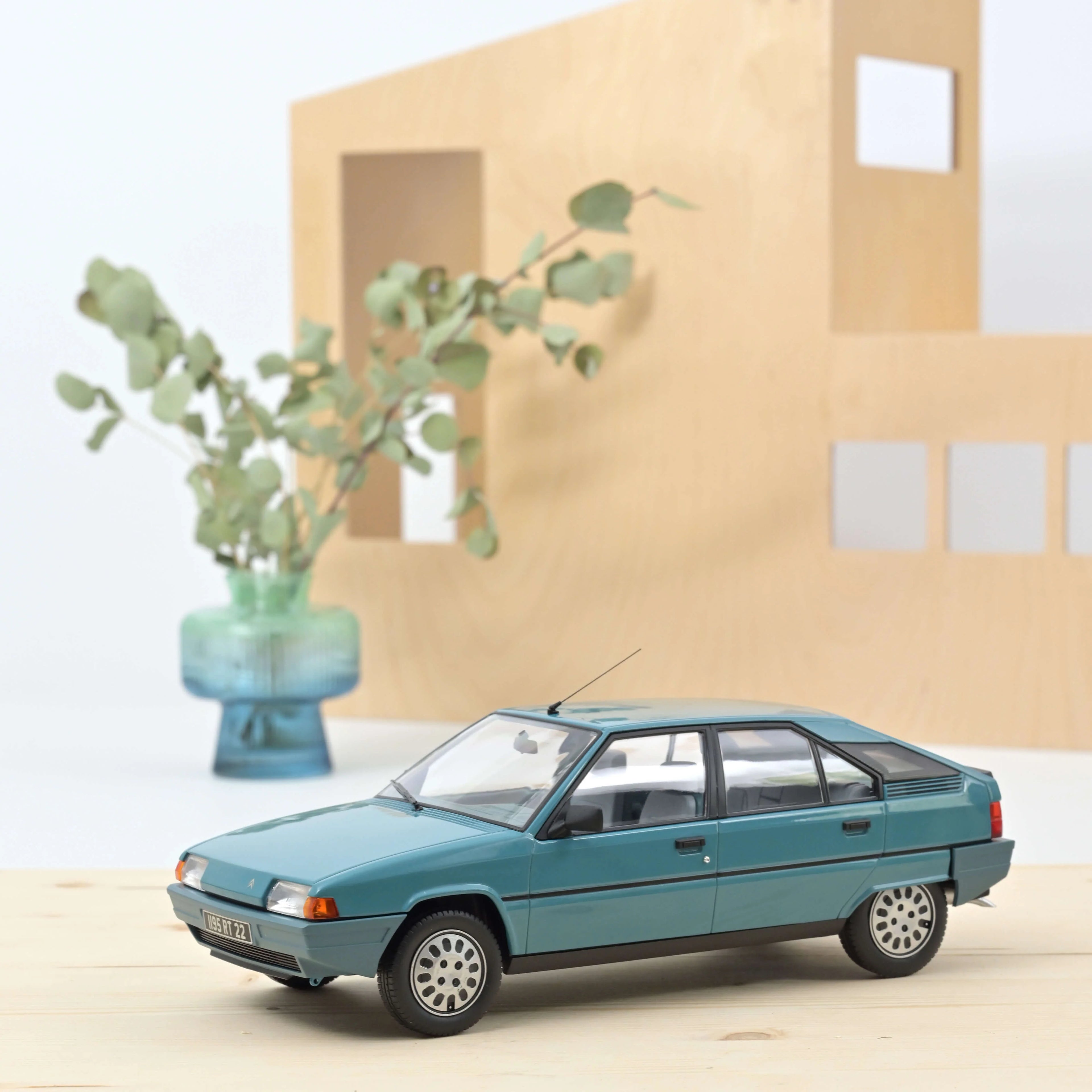 Citroën BX 16 TRS 1983 Bleu Lagune 1:18 - 300 ex.