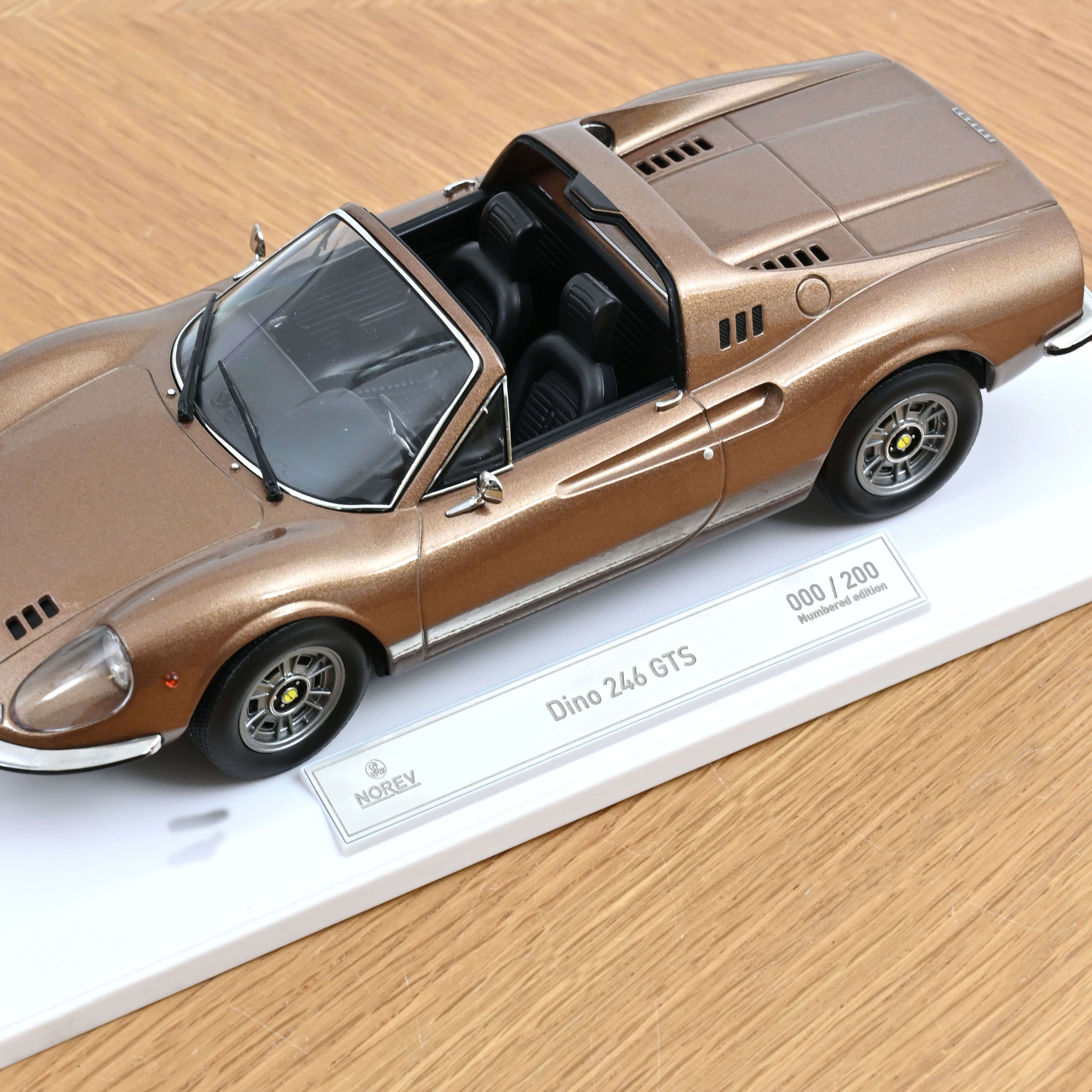 Dino 246 GTS 1970 Nocciola Metallizzato 1:18 - 200pcs