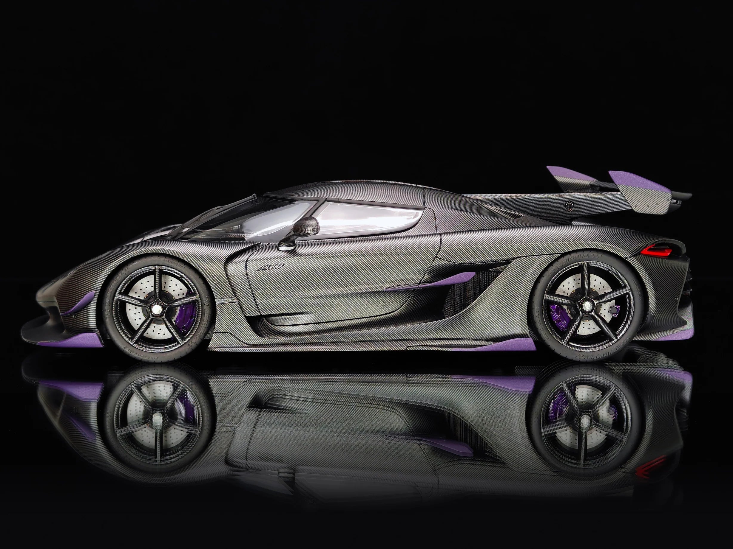 Pre-order FrontiArt Koenigsegg Jesko Naked Carbon - Limited 100 pcs