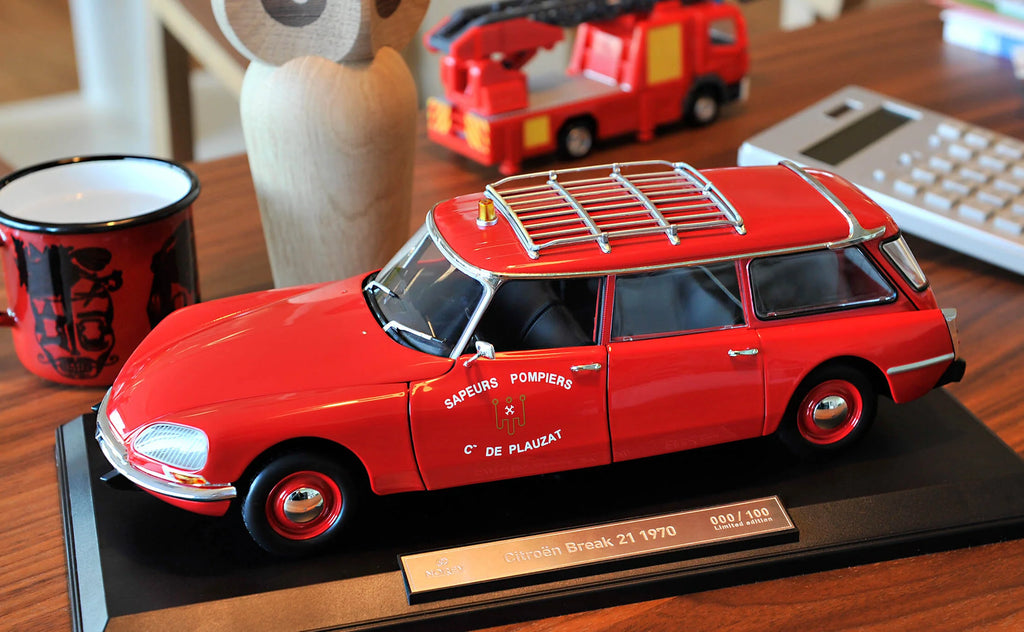 Citroën Break 21 1970 Pompiers 1:18 - 100pcs