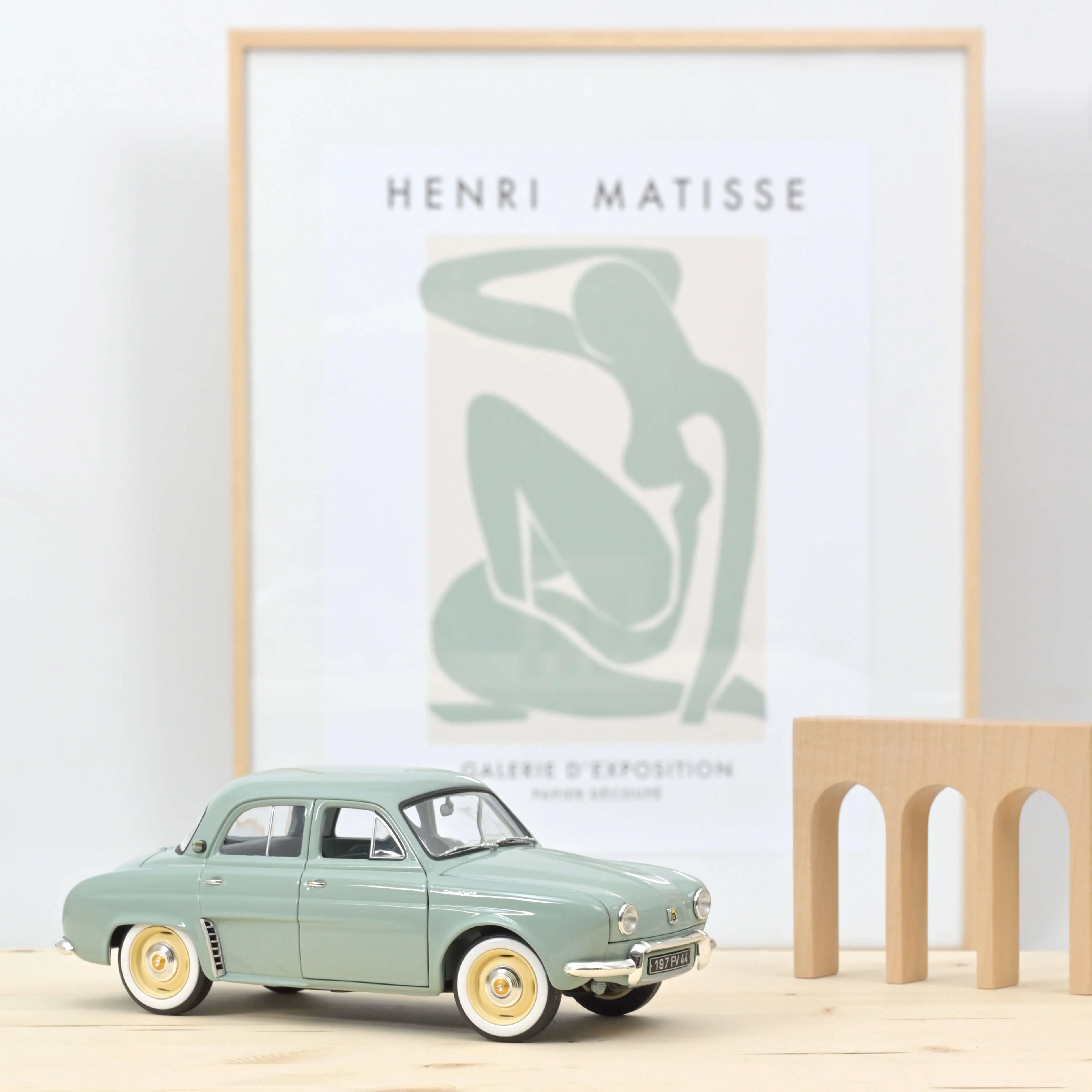 Renault Dauphine 1958 Azur Blue 1:18