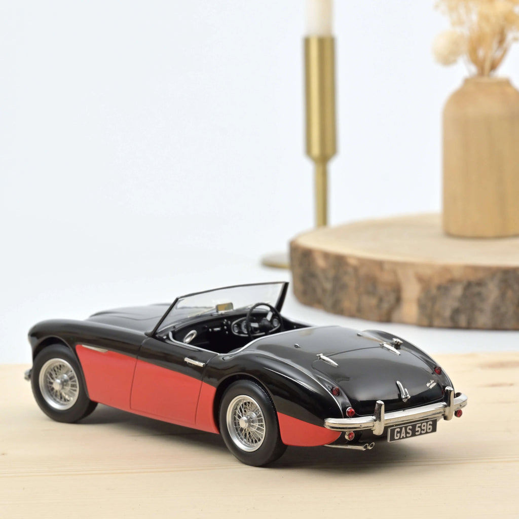 Austin Healey 3000 Mk.2 1961 Schwarz/Rot 1:18 - 200 Stk.