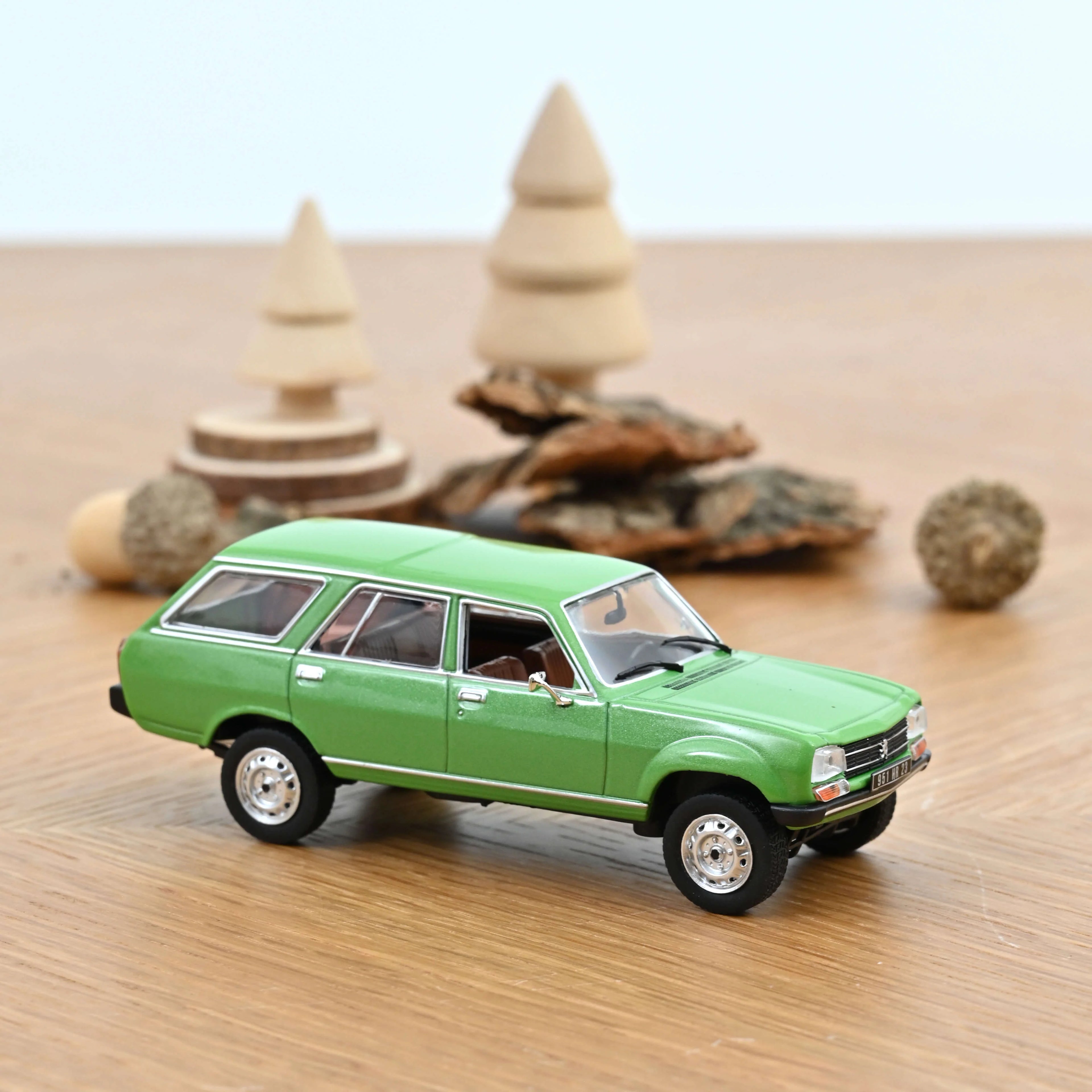 Peugeot 504 Break Dangel 1980 Grün Metallic 1:43