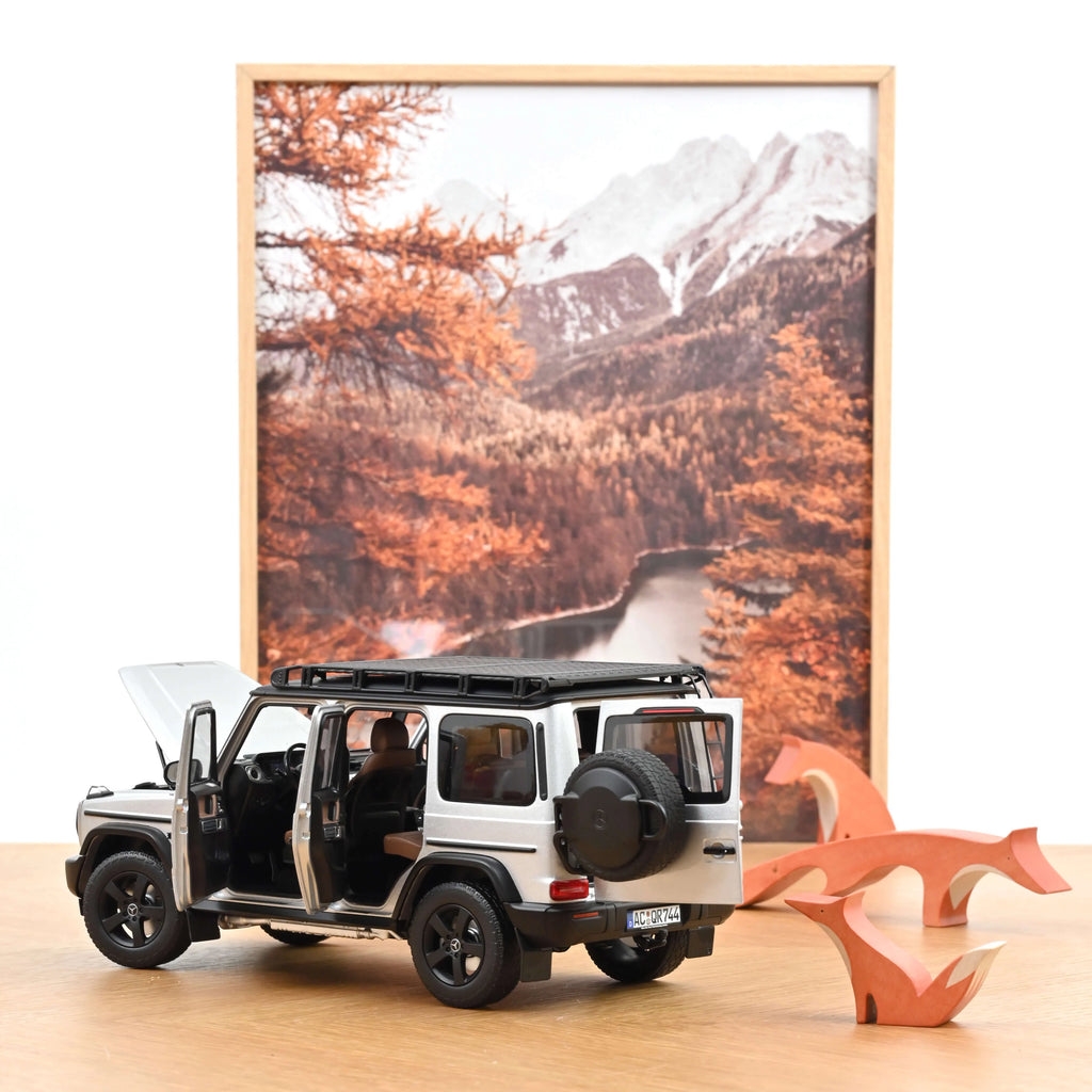 Mercedes-Benz G-Class 2024 Iridium Silver 1:18