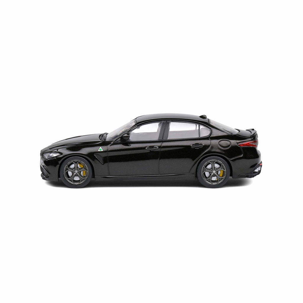 Alfa Romeo Giulia Quadrifoglio Black 2019 1:43
