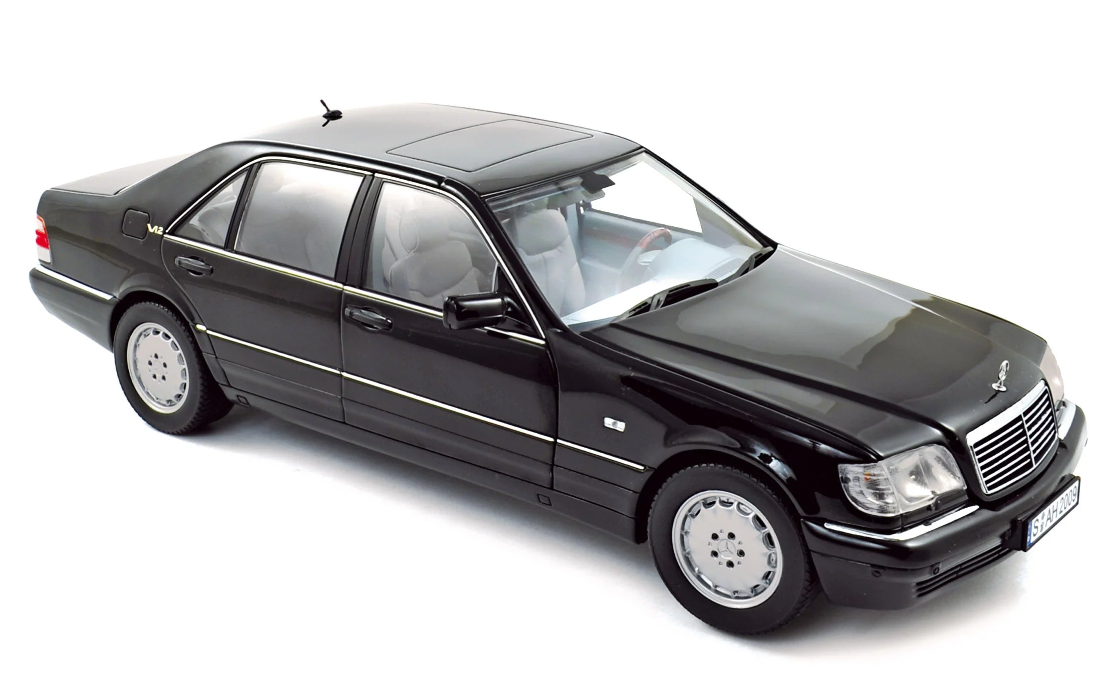 Mercedes Benz S600 1997 Bornit metallic 1:18