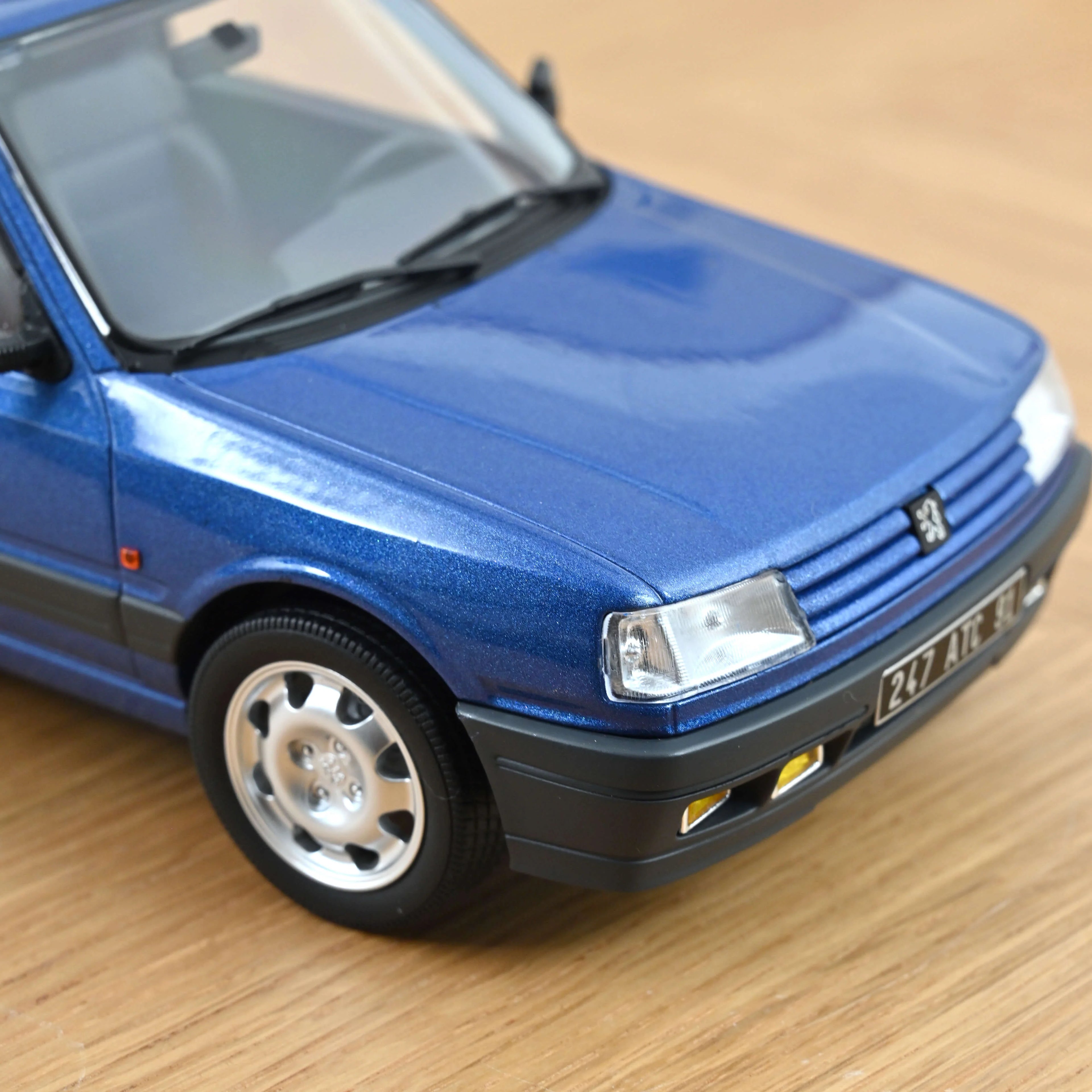 Peugeot 309 GTi 16 1991 Miami Blue 1:18