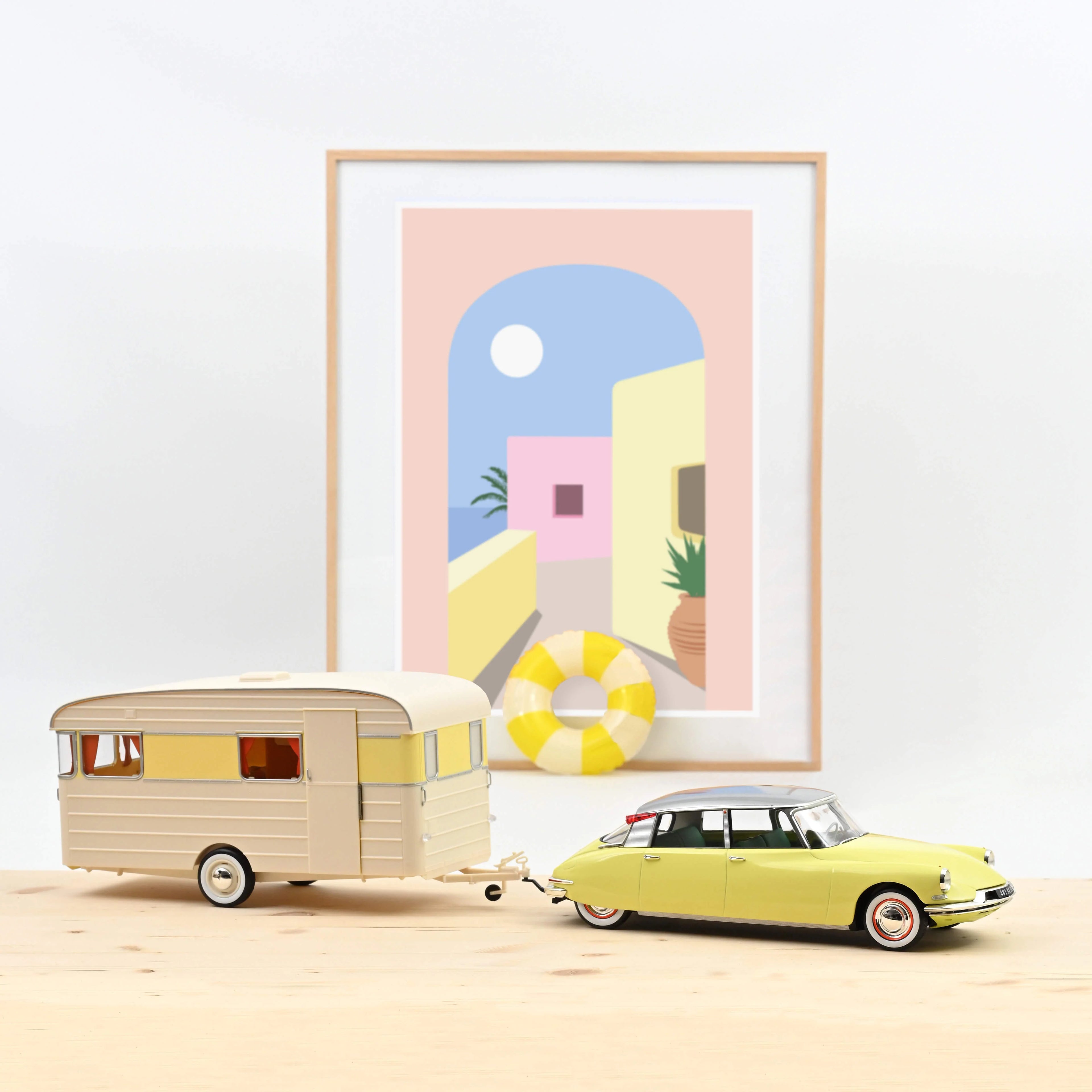 Citroën DS 19 1960 Jonquille Yellow + Caravan Digue Panoramic 1:18