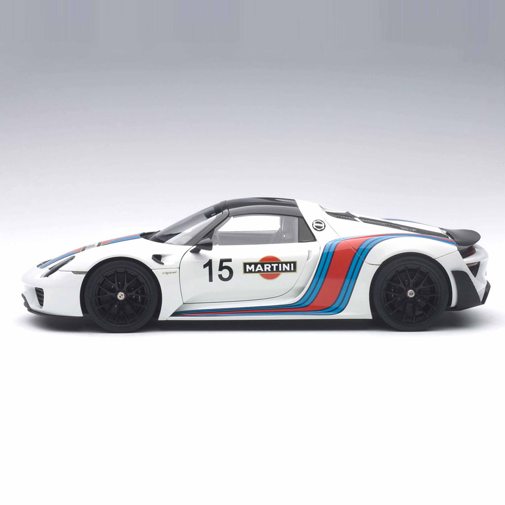 Porsche 918 Spyder 2013 White with Martini Logo 1:18