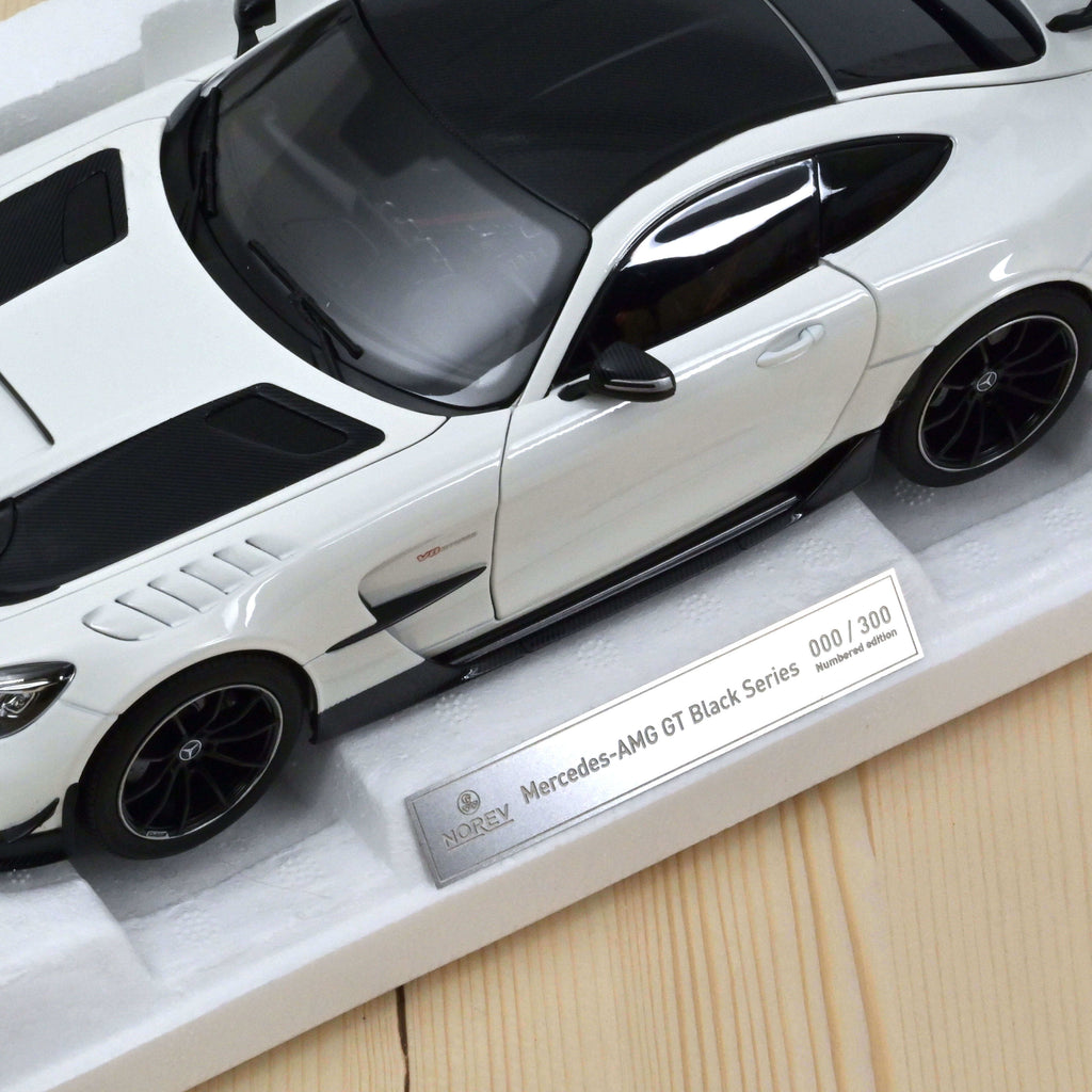 Mercedes-AMG GT Black Series 2021 White 1:18 - 300pcs