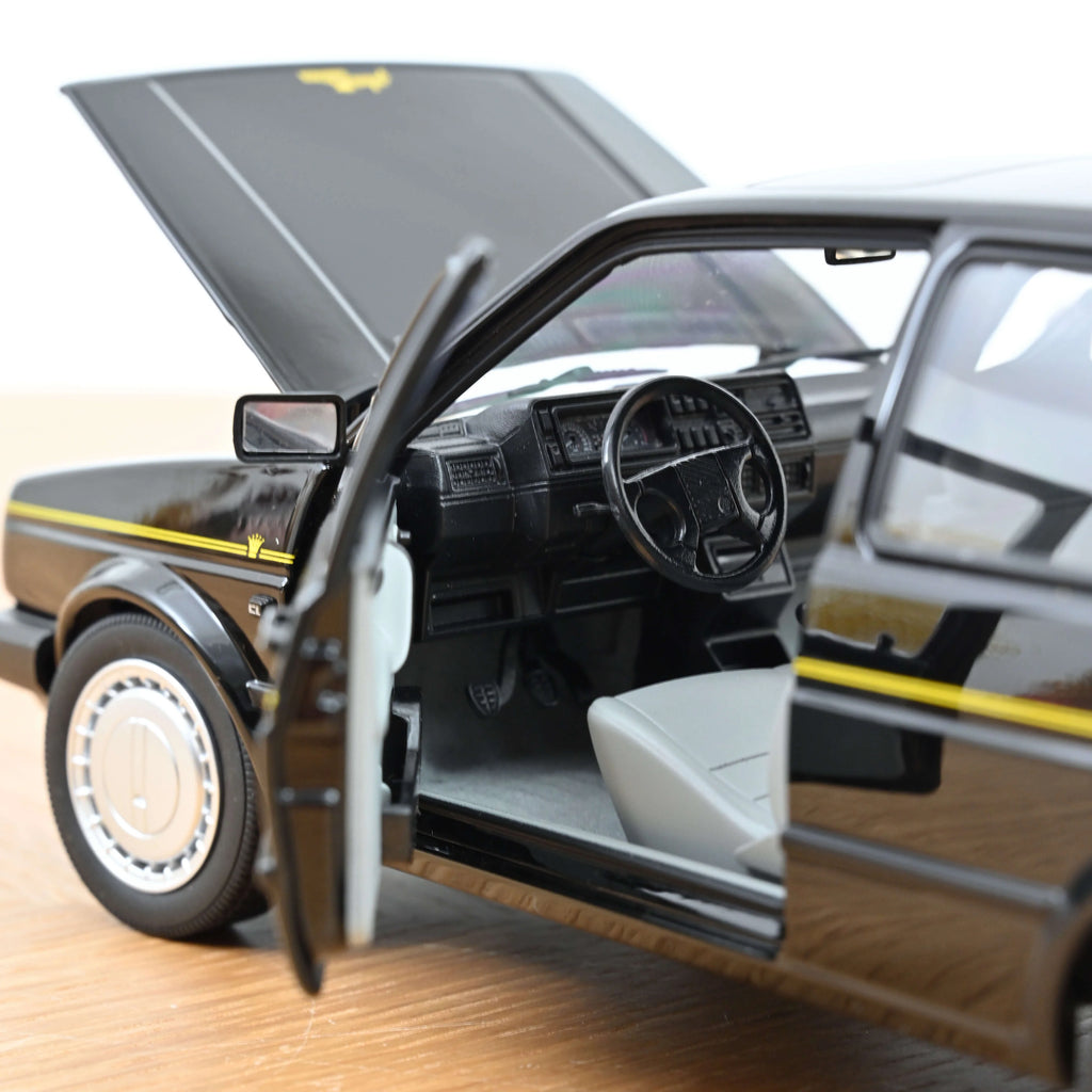 VW Golf Plus Ultra 1990 Black 1:18 - 300 pcs