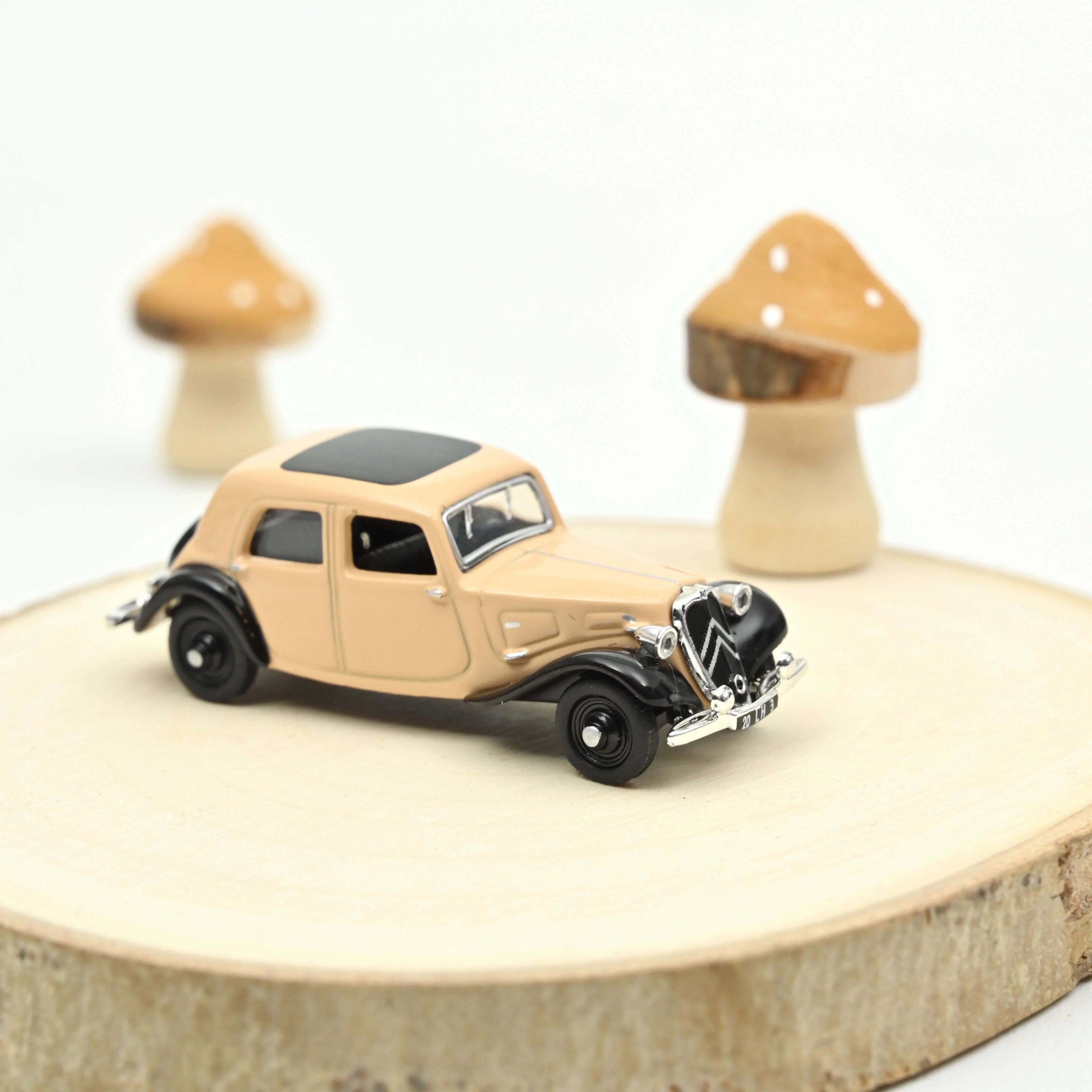 Citroën 7A 1934 Beige&Black 1:87