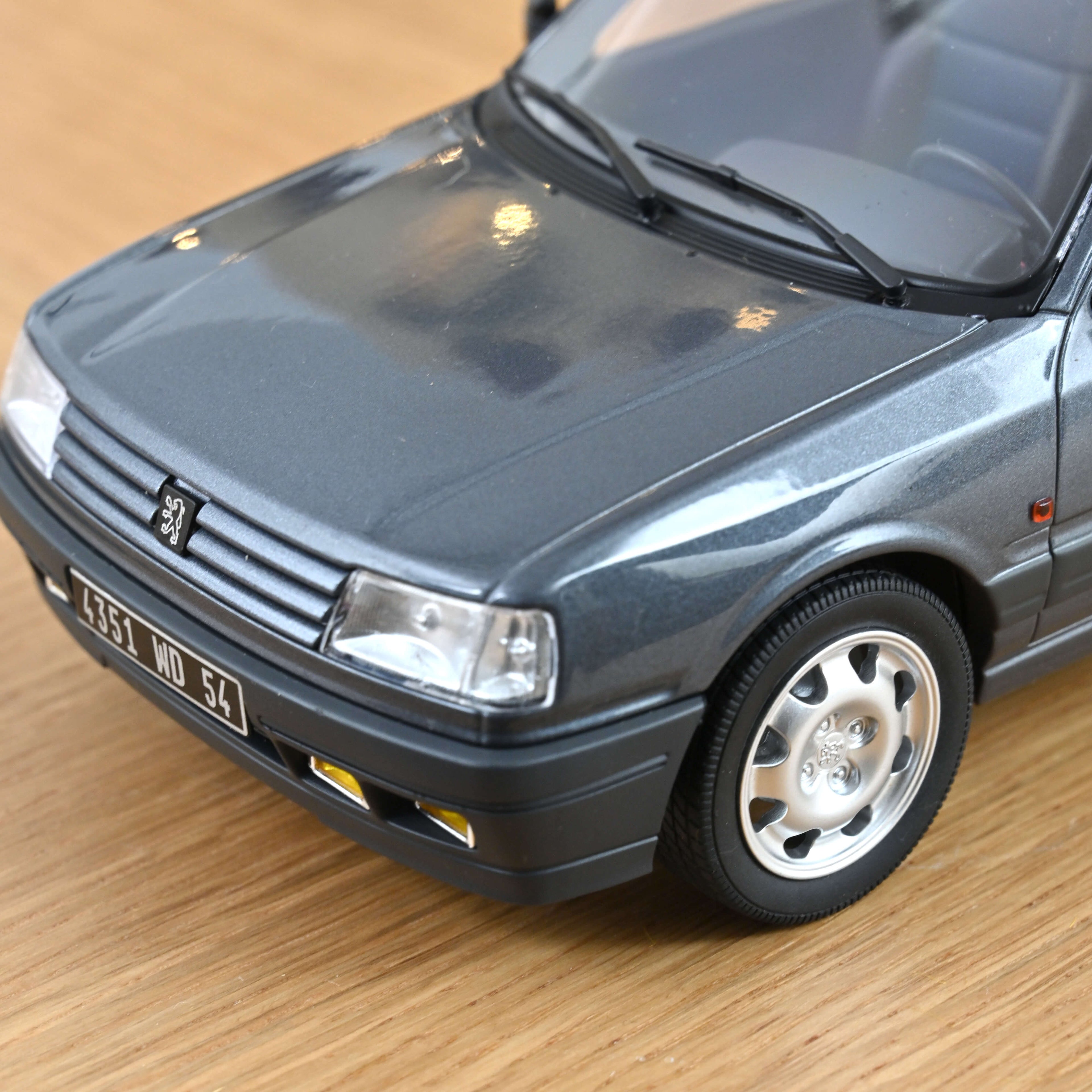Peugeot 309 GTi 16 1991 Magnum Grey 1:18  - 300pcs