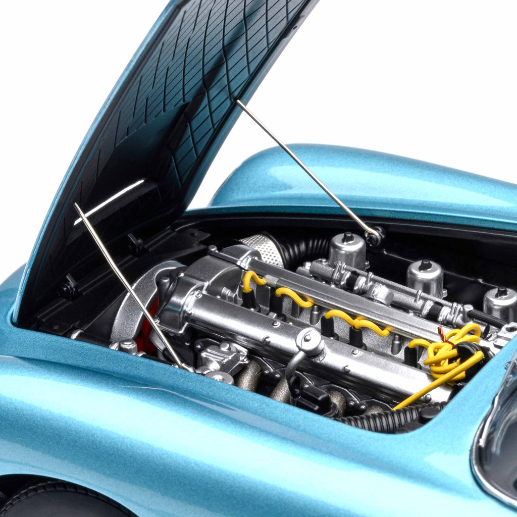Aston Martin DB5 Caribbean Pearl 1/18