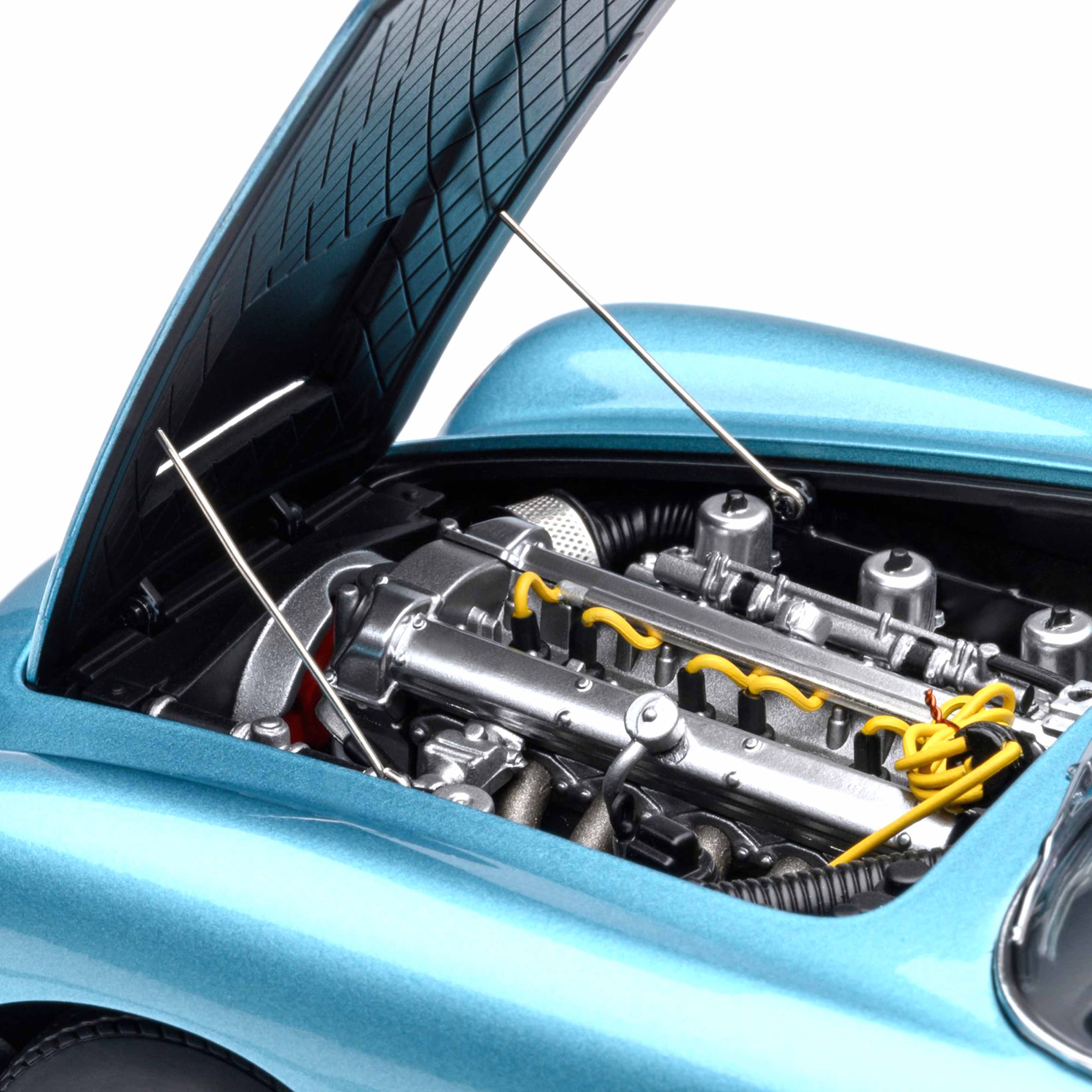 Aston Martin DB5 Caribbean Pearl 1/18