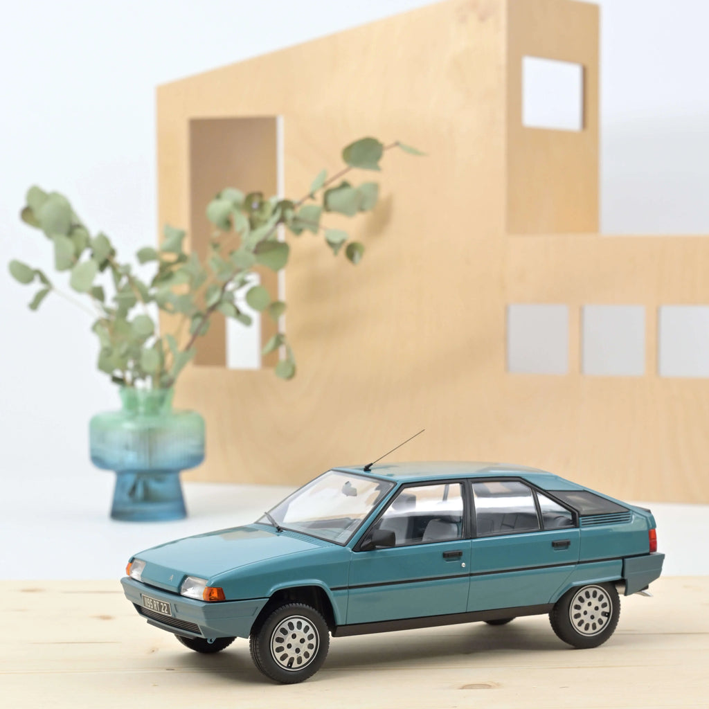 Citroën BX 16 TRS 1983 Bleu Lagune 1:18 - 300 ex.