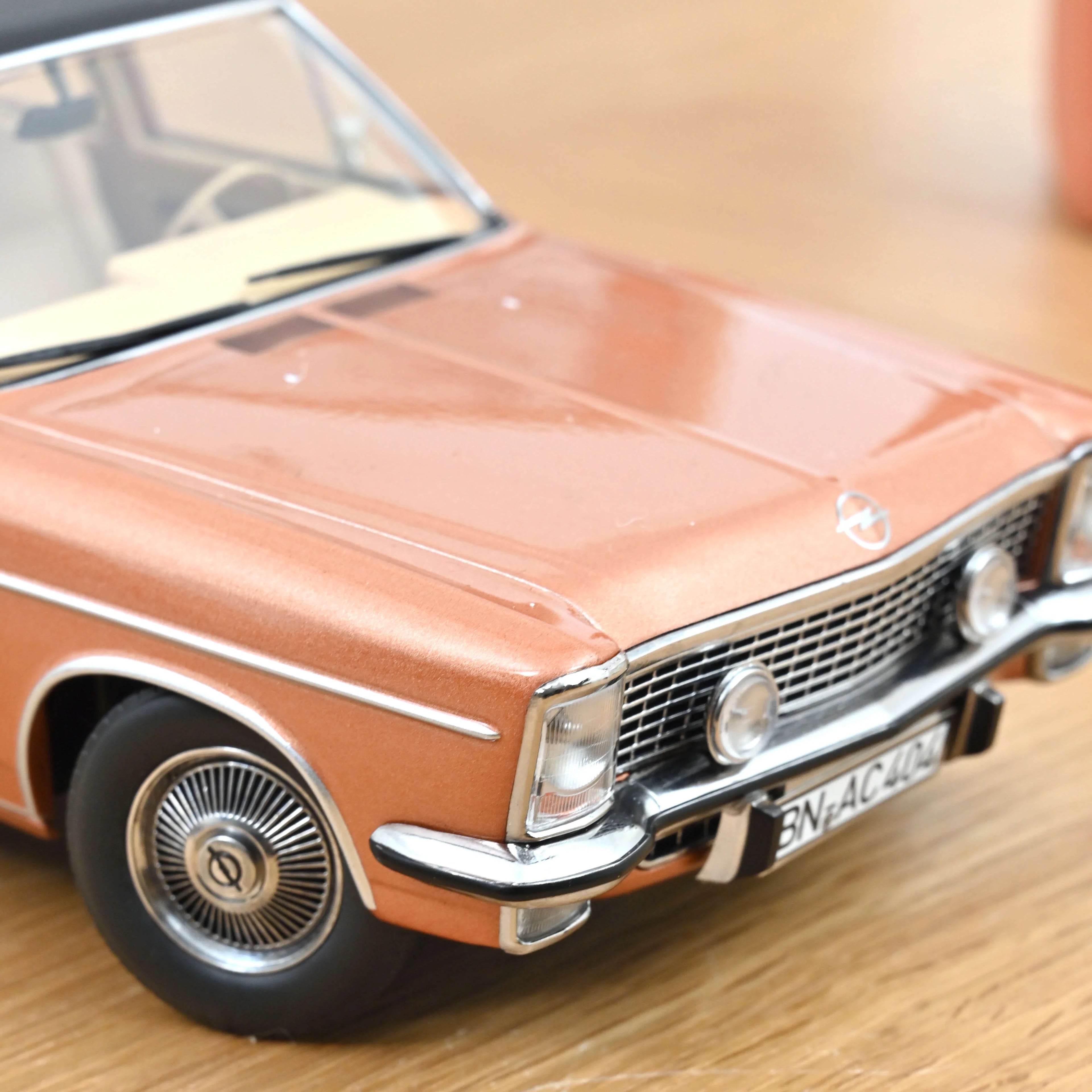 Opel Diplomat V8 1969 Rouge Cuivré 1:18