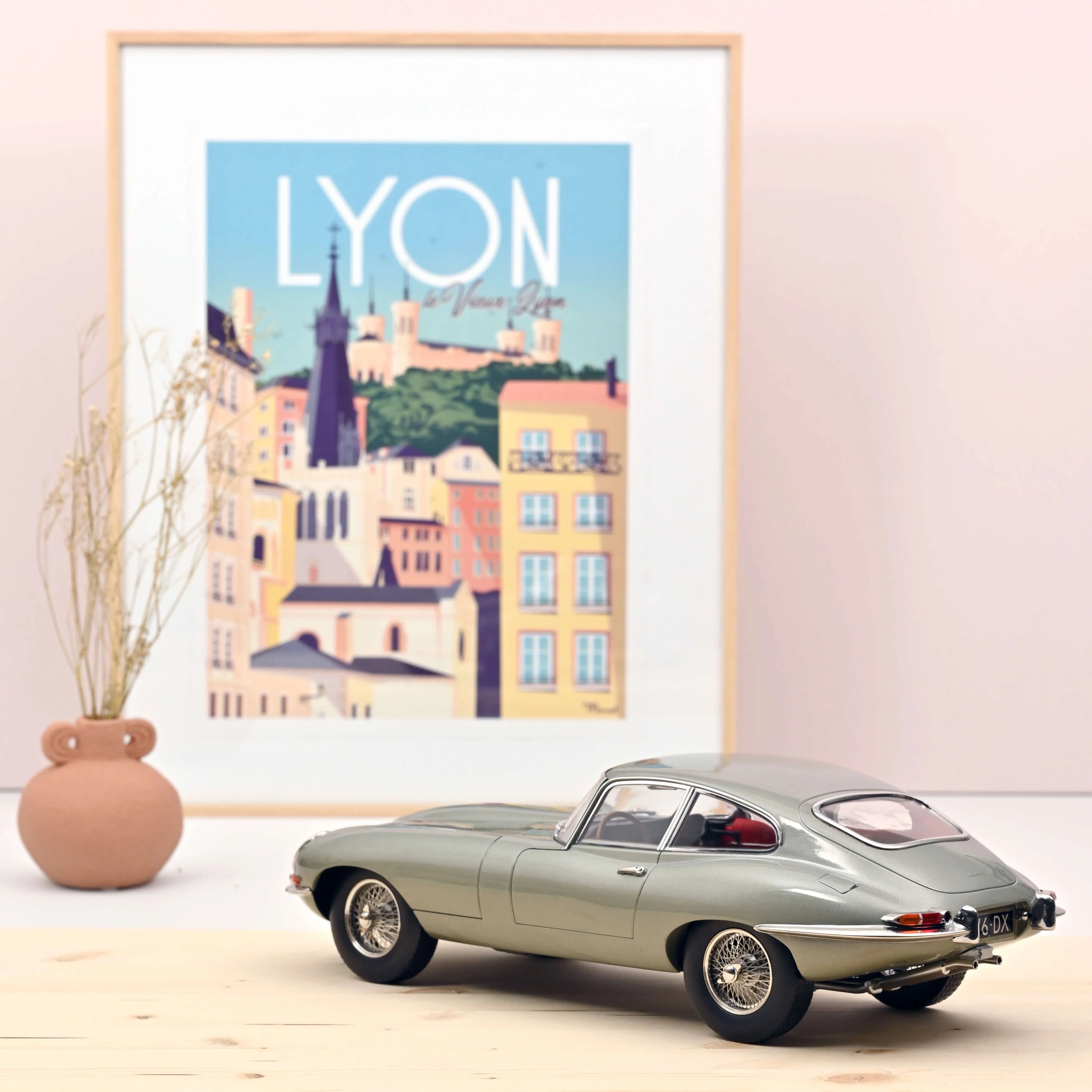 Jaguar E-Type Coupe 1964 Grey metallic 1:12
