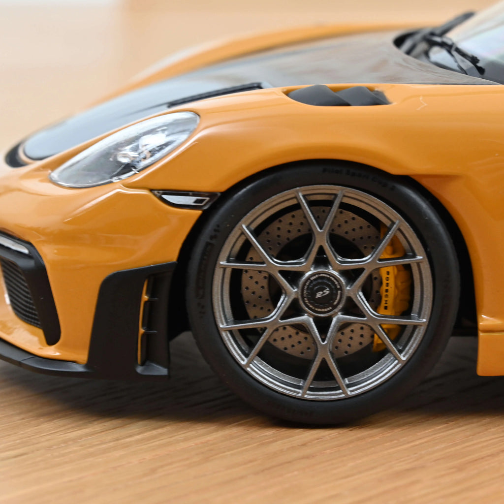Porsche Cayman GT4 RS w/Weissach Pack 2023 Bahama Yellow 1:18