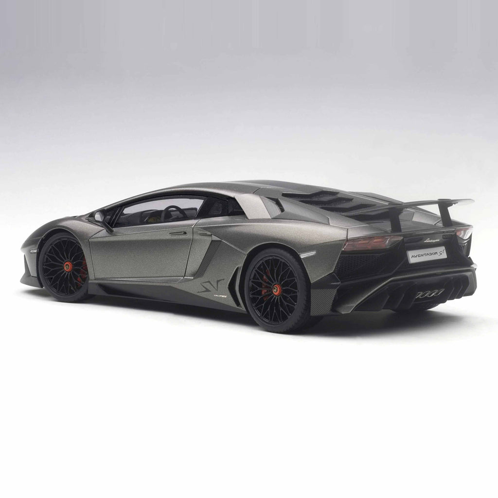 Lamborghini Aventador LP750-4 SV 2015 Titan Grey/Mat Grey 1:18