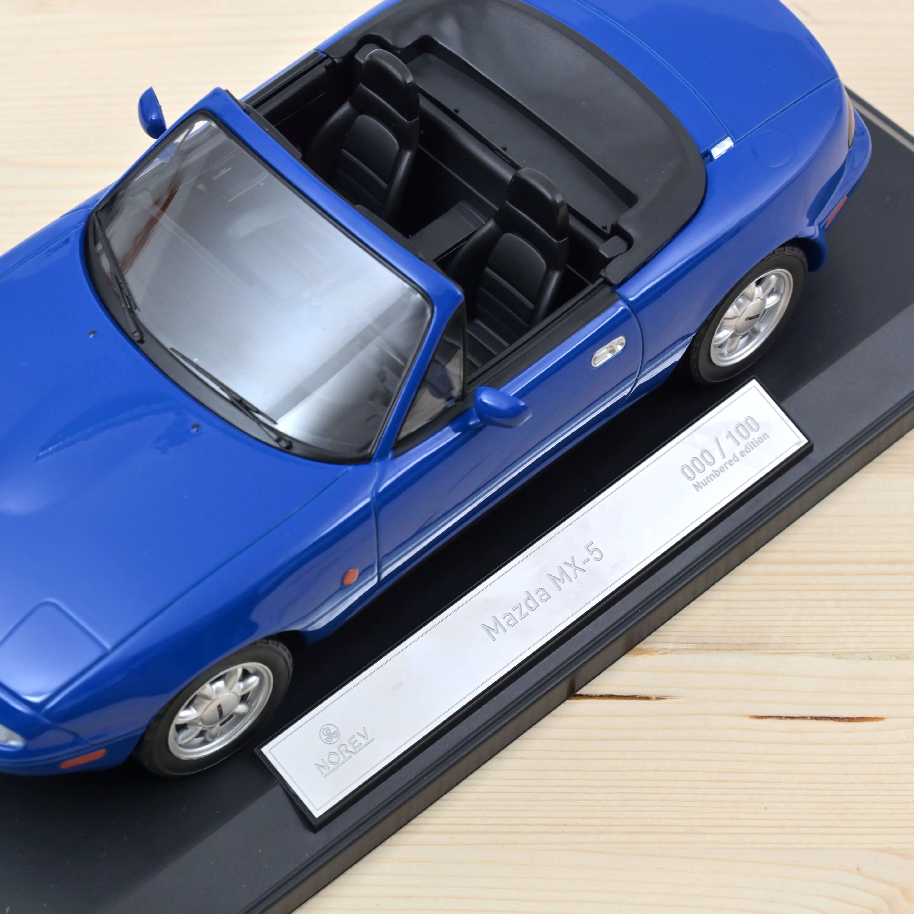 Mazda MX-5 1989 Navy Blue 1:18 - 100pcs