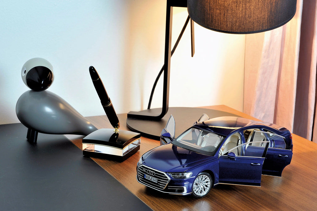 Audi A8 L 2017 Blue metallic 1:18