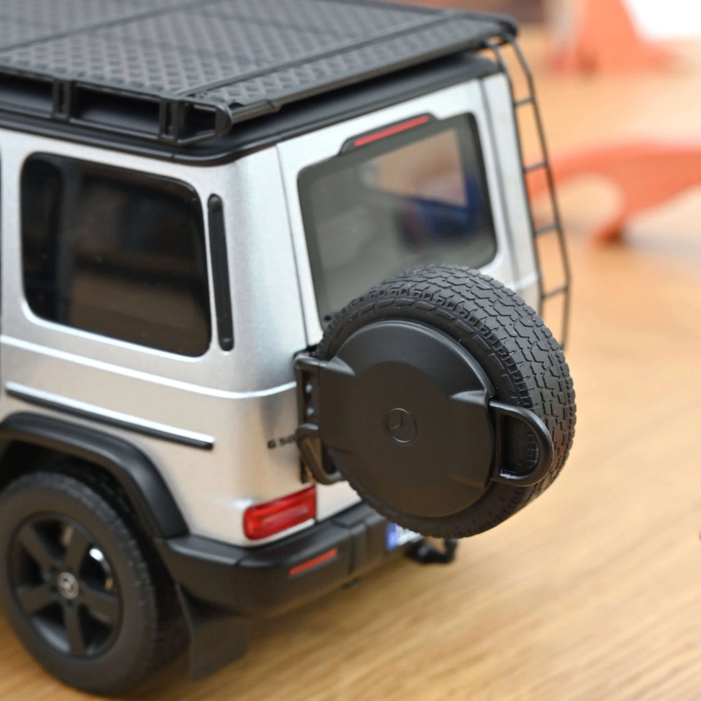 Mercedes-Benz G-Class 2024 Iridium Silver 1:18