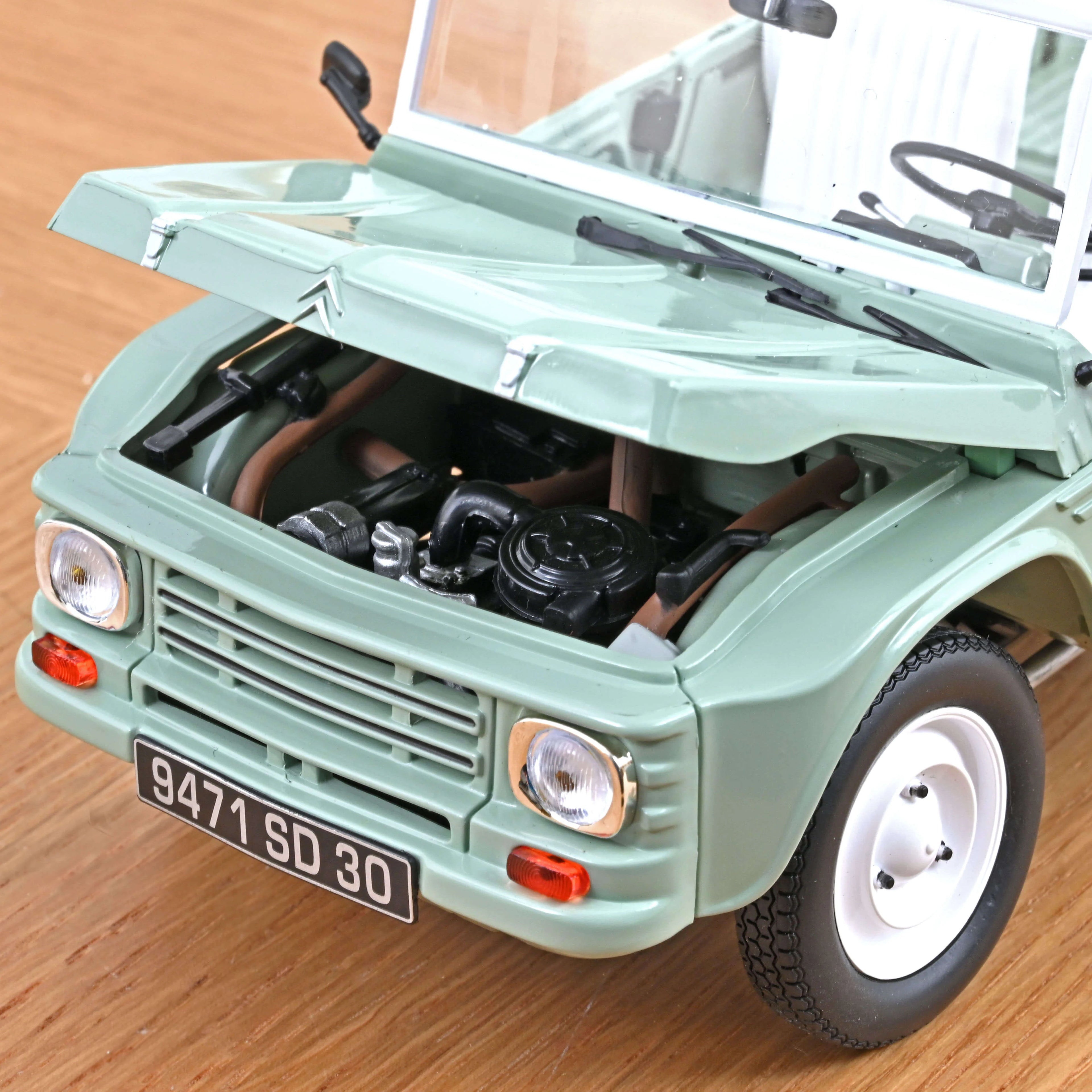 Citroën Méhari 1983 Kaki 1:18 - 300 Stk.