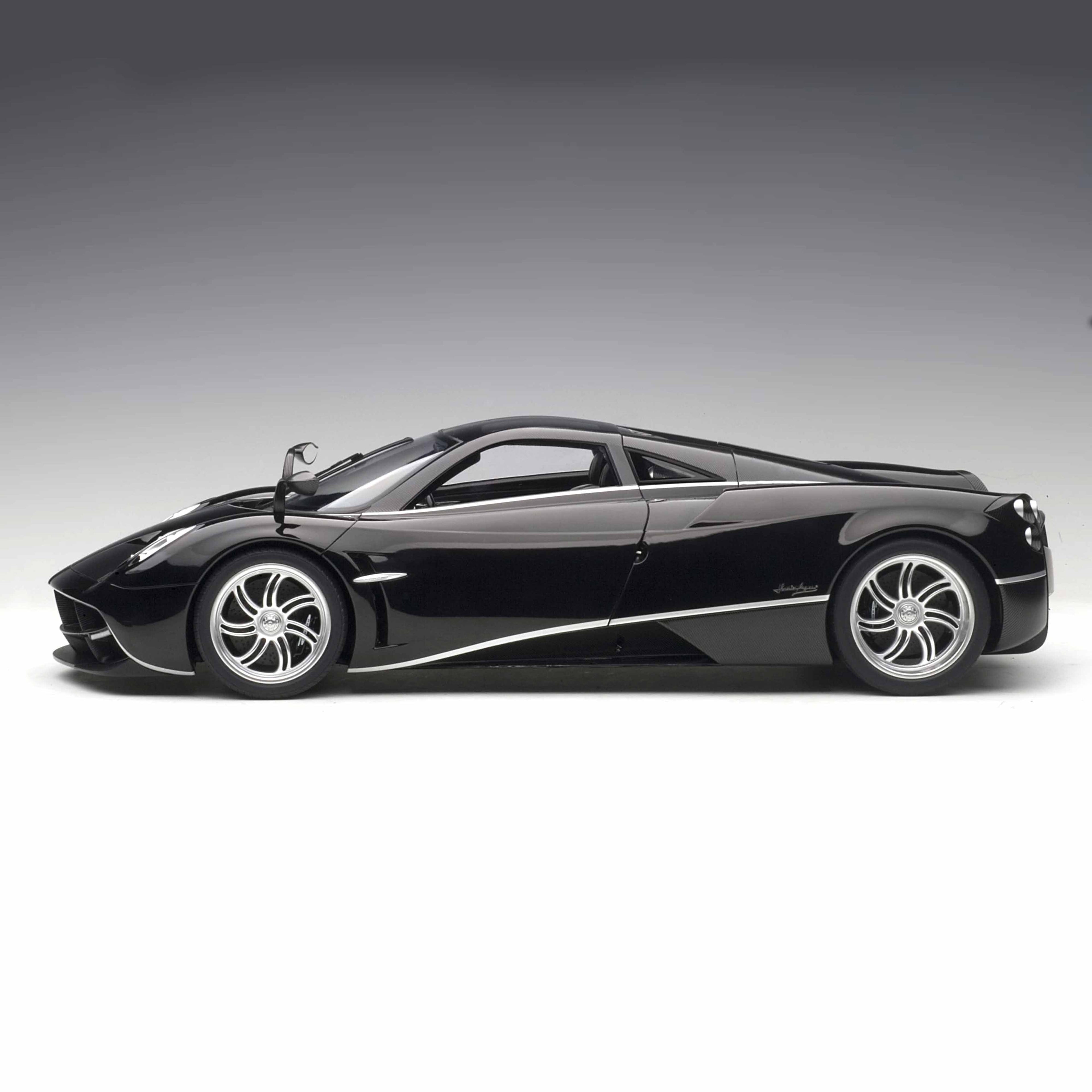 Pagani Huayra Black 1:12
