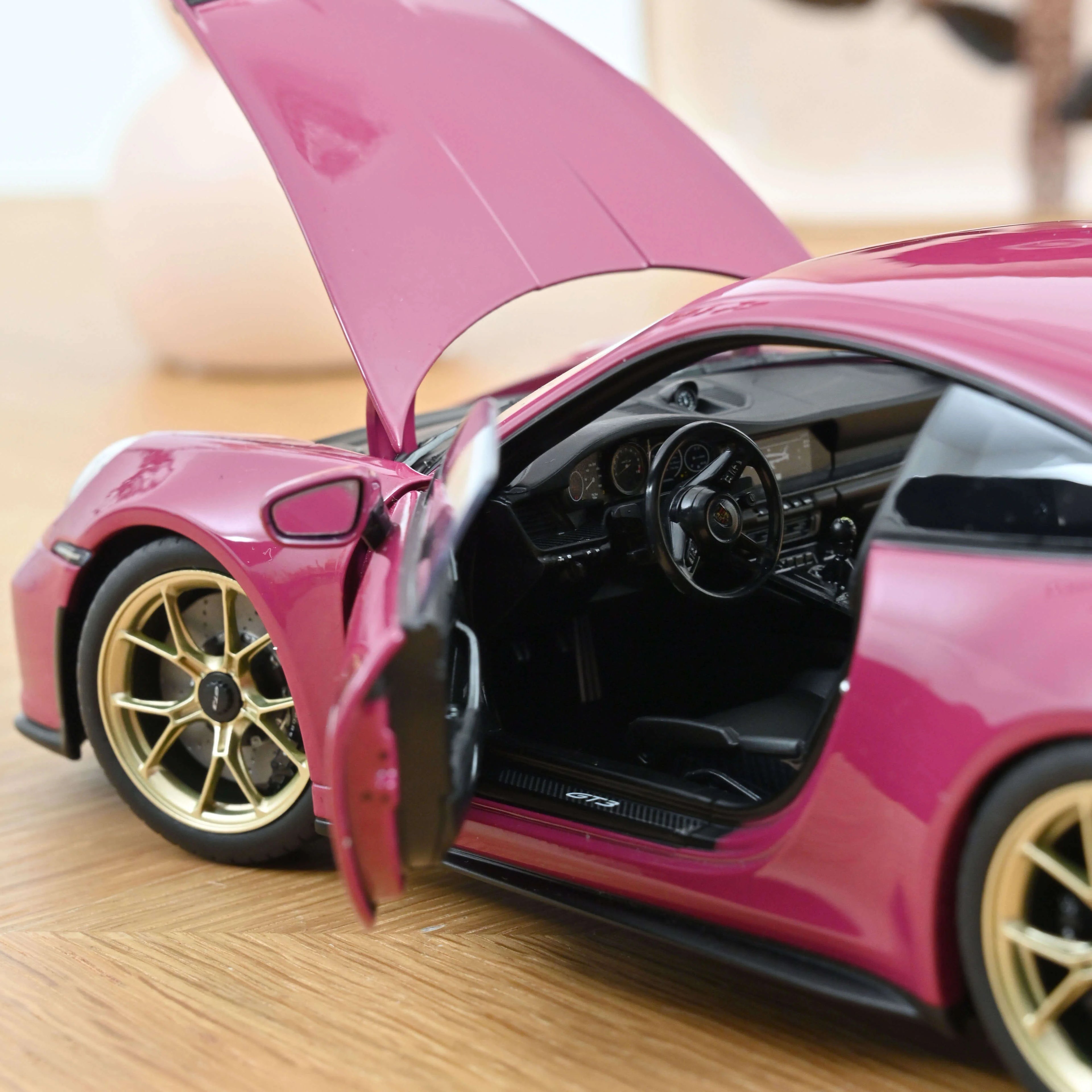 Porsche 911 GT3 2021 Ruby Star Neo 1:18