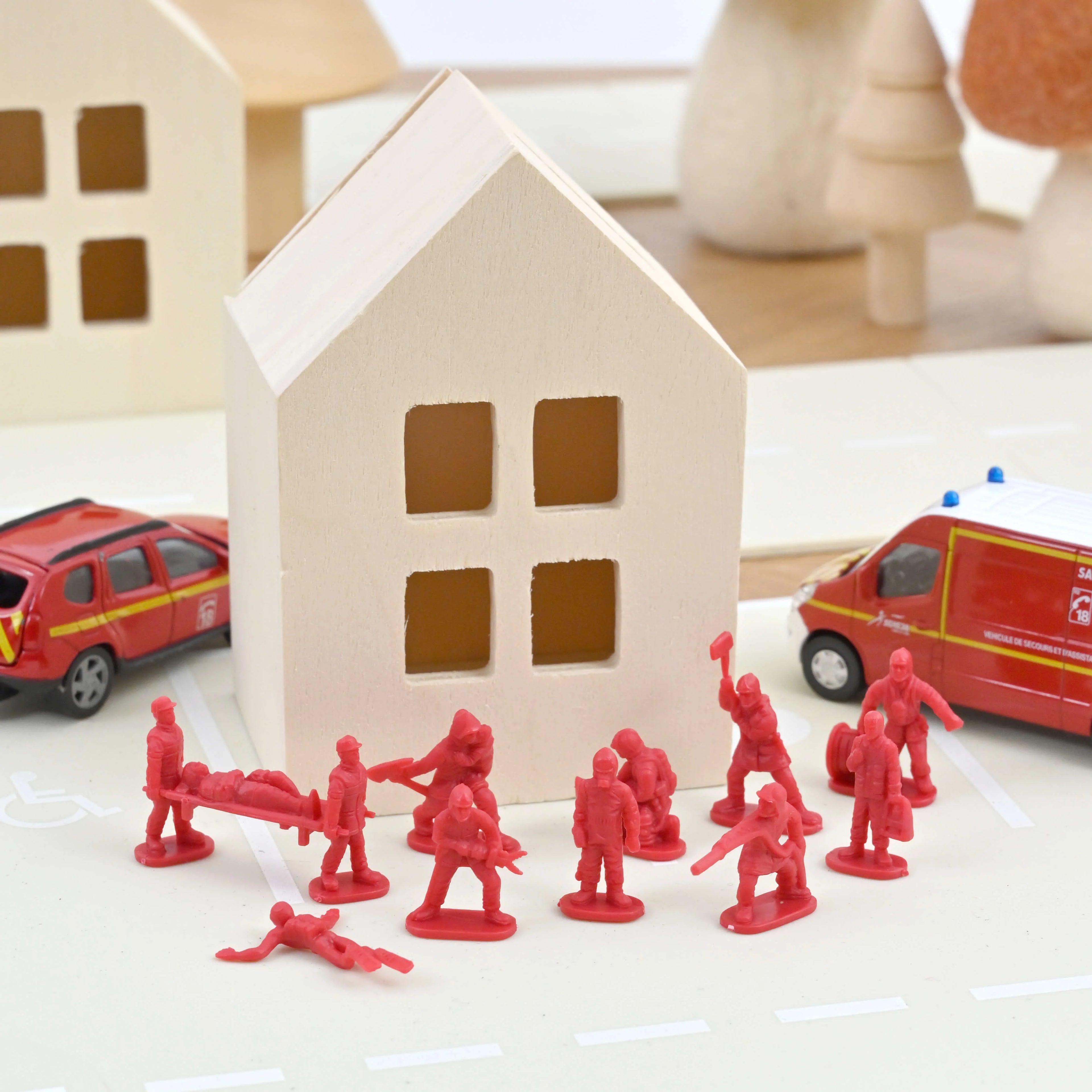 Firefighter and City Figures 1:64 (36pcs)
