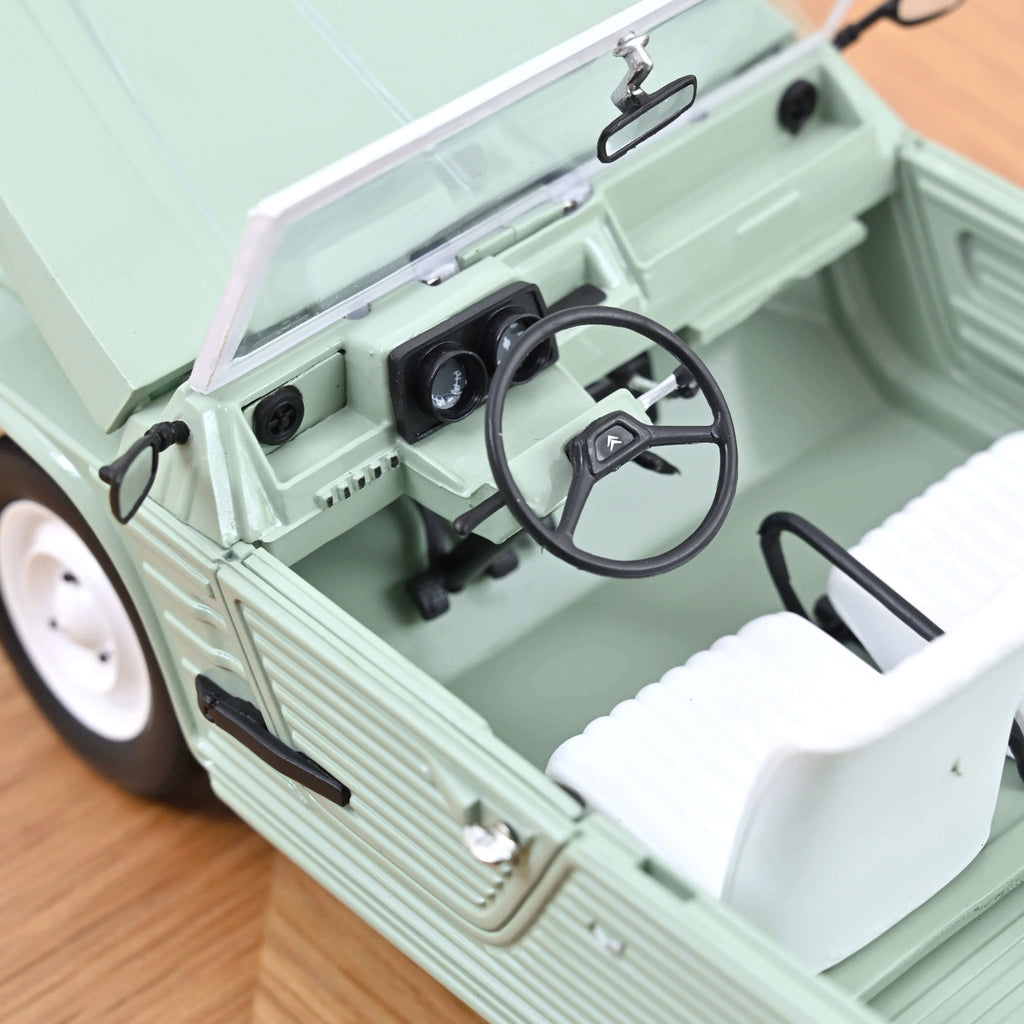 Citroën Méhari 1983 Kaki 1:18 - 300 Stk.