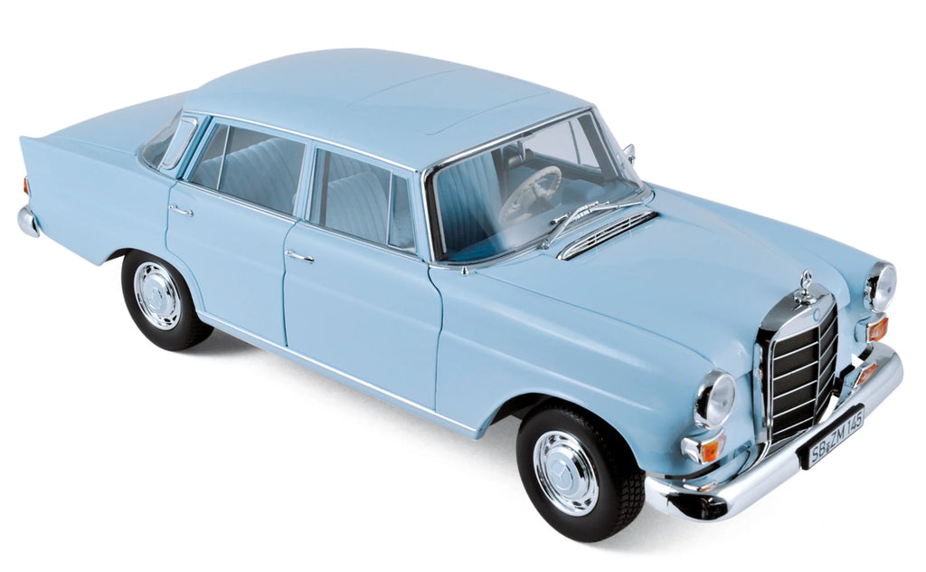 Mercedes-Benz 200 Sedan 1966 Light Blue 1:18