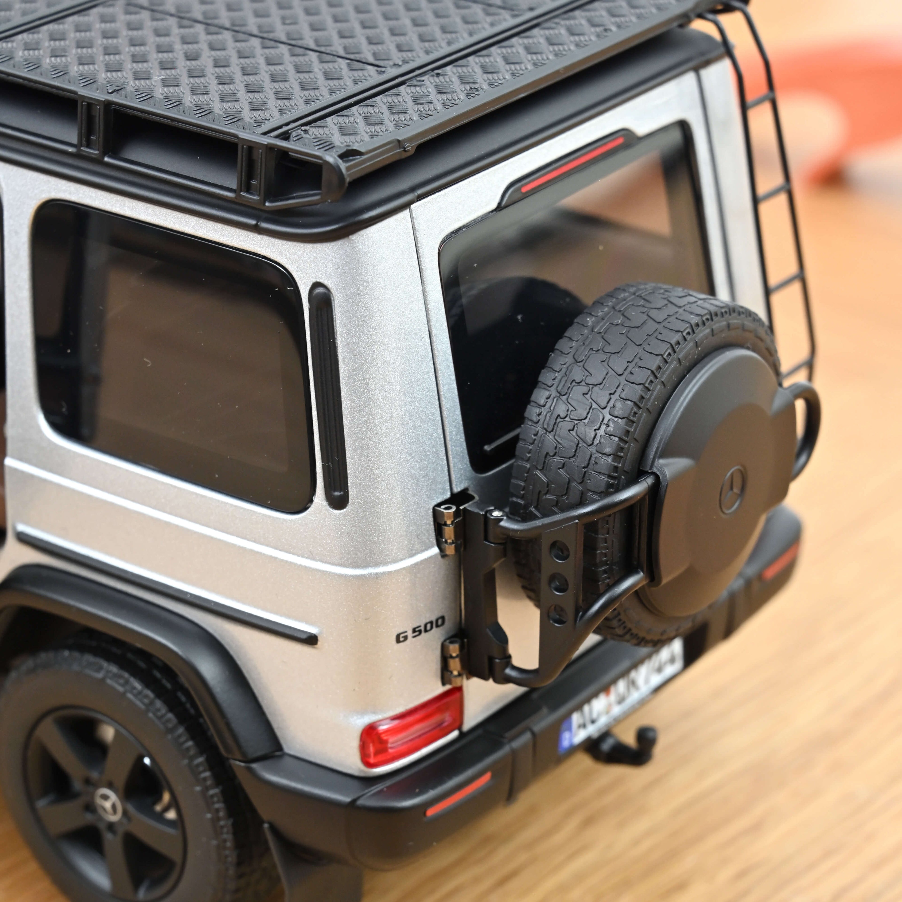 Mercedes-Benz G-Class 2024 Iridium Silver 1:18