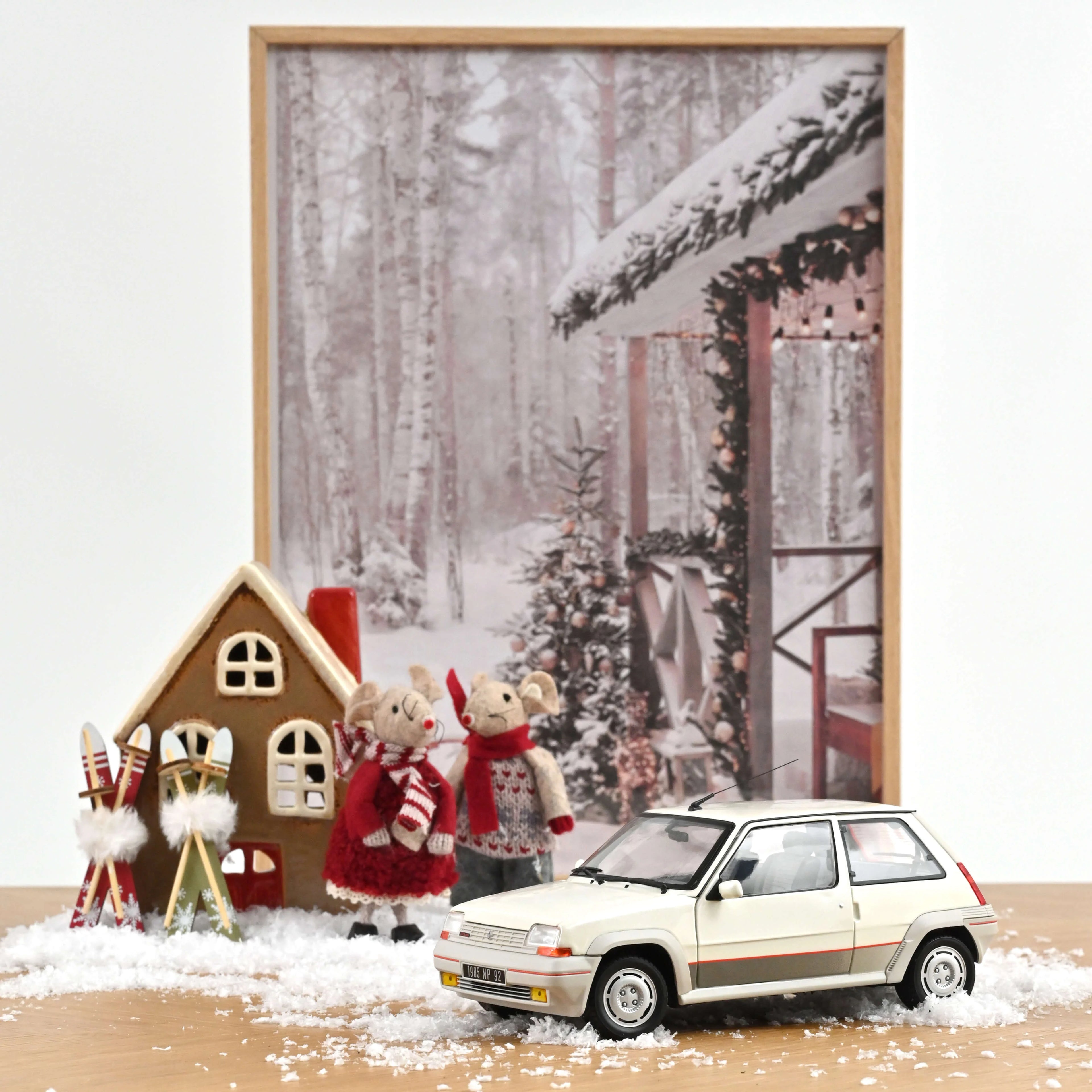 Renault Supercinq GT Turbo Ph I 1985 Perlmuttweiß 1:18