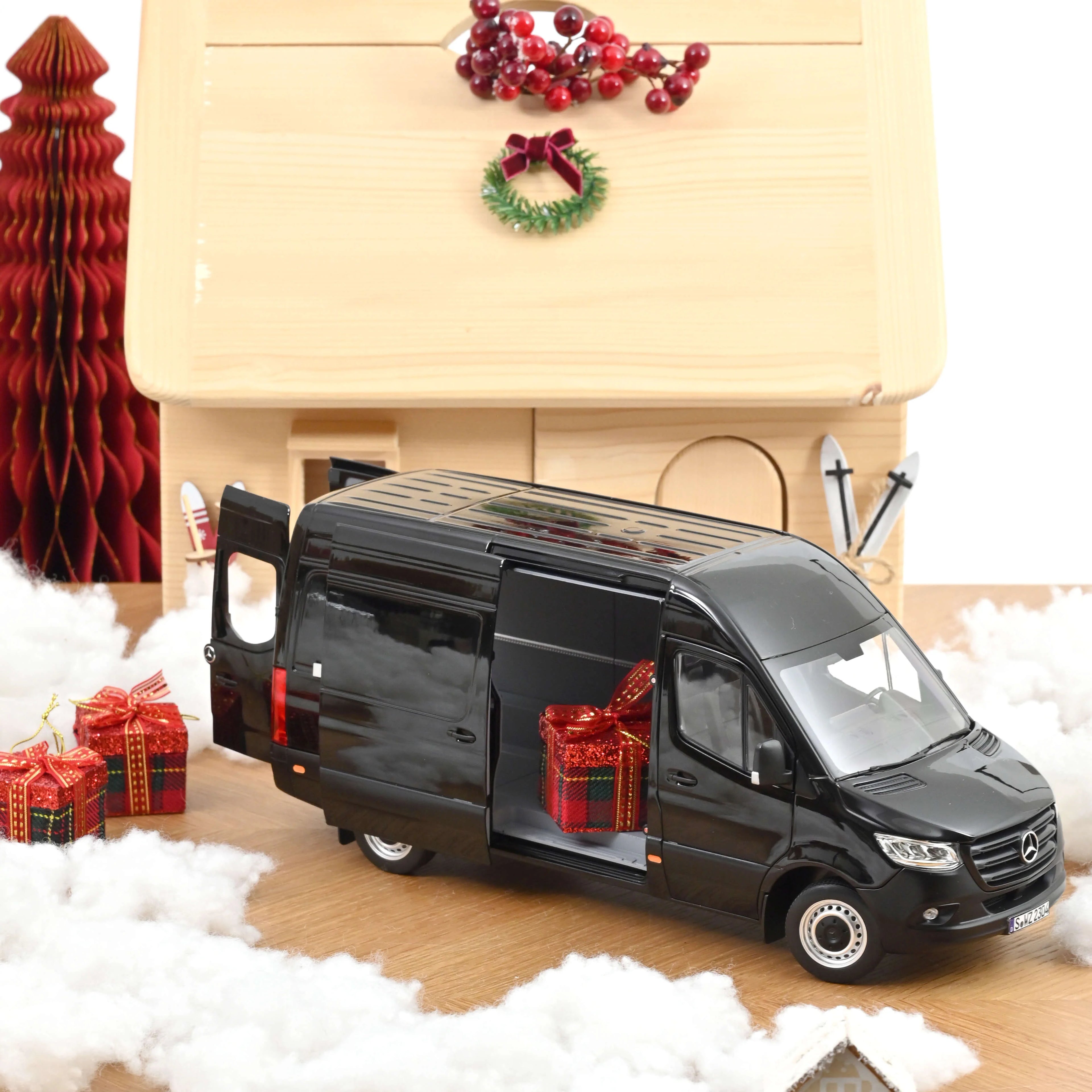 Mercedes-Benz Sprinter 2018 Black 1:18