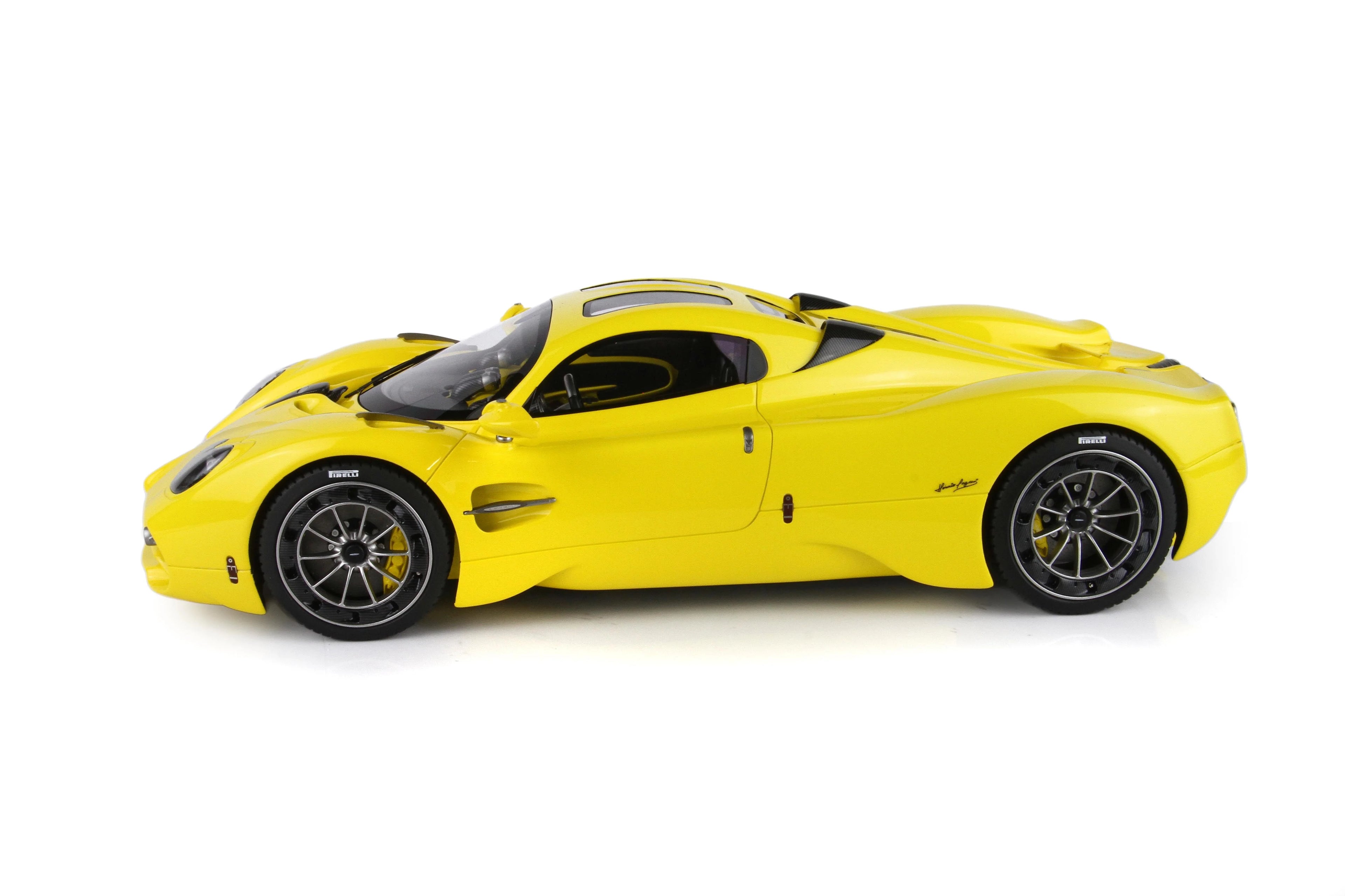 BBR Pagani Utopia Yellow - Limited 44 pcs with Display Case