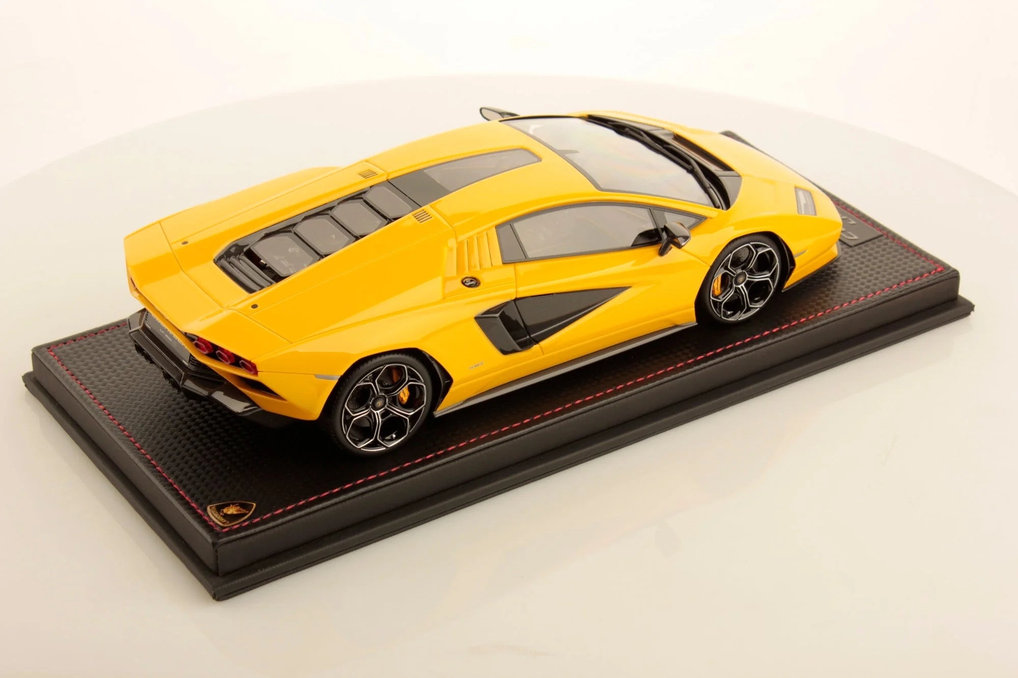 Déstockage MR Lamborghini Countach LPI 800-4 (Différentes couleurs) - Limité à 149 pièces