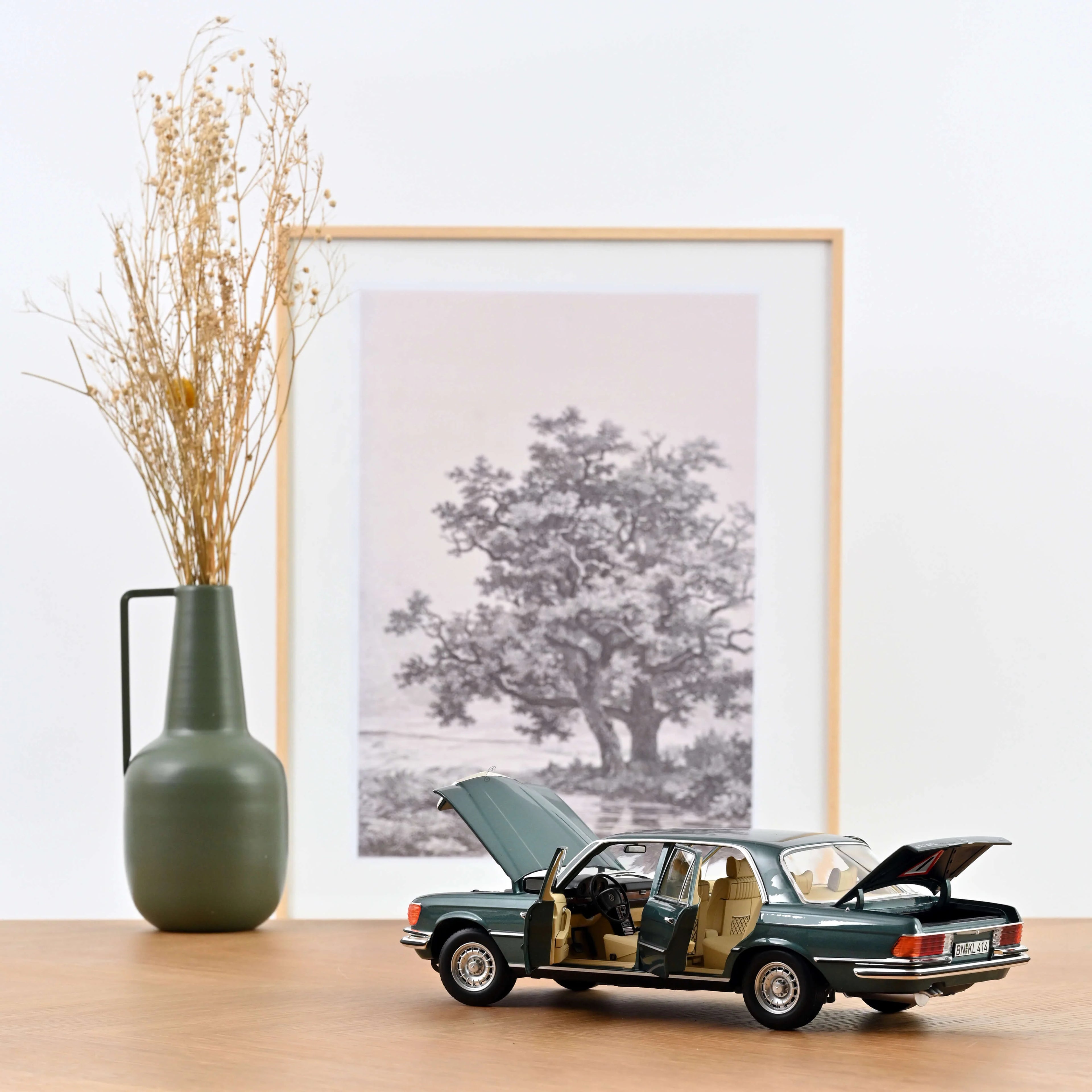 Mercedes-Benz 450 SEL 6.9 1979 Petrol 1:18