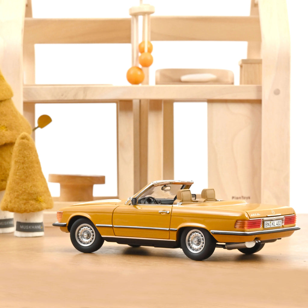 Mercedes-Benz 450 SL 1975 Cayenne Orange 1:18
