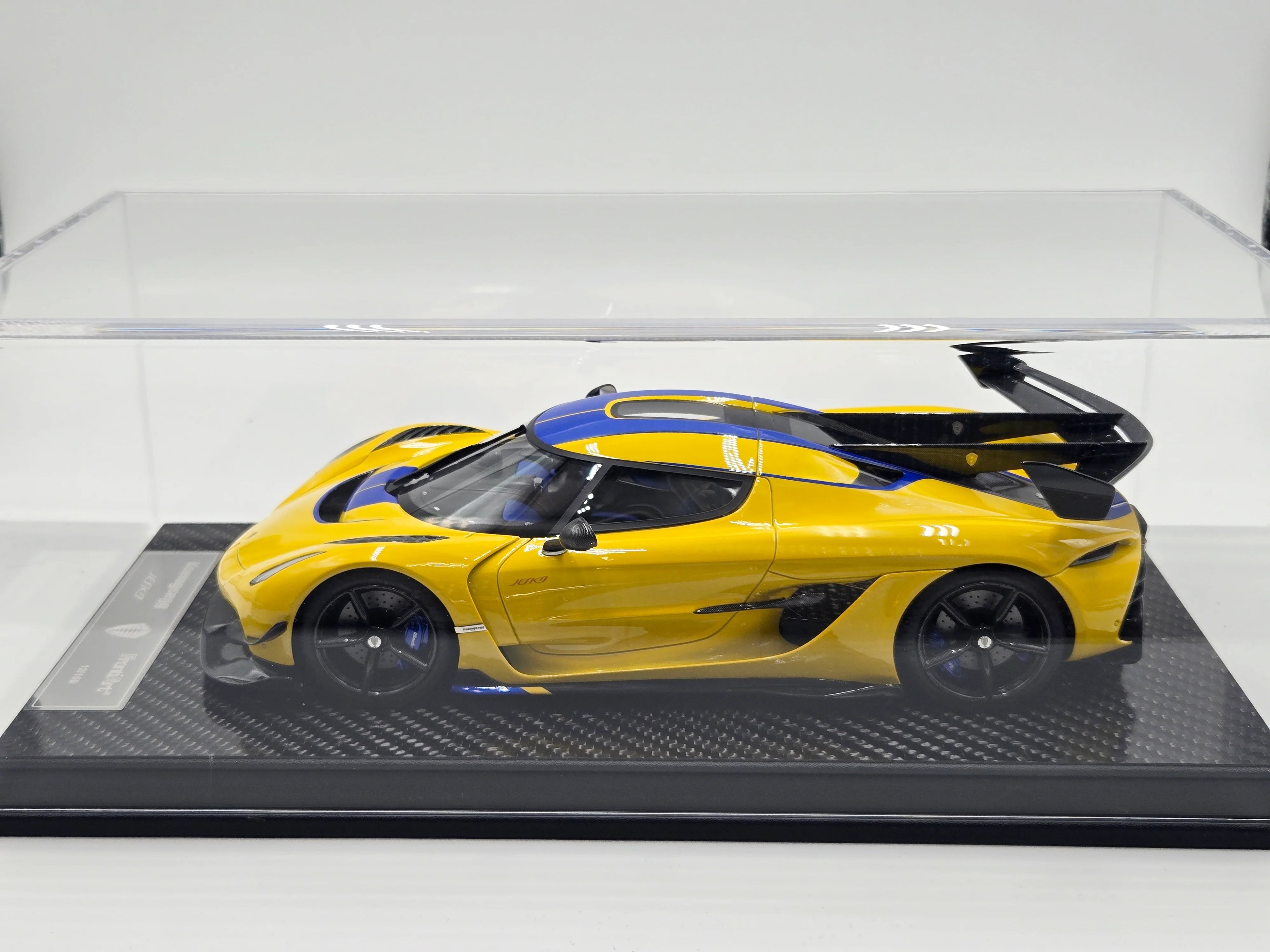 FrontiArt Koenigsegg Jesko Swedish Flag Yellow - Limited 500 pcs
